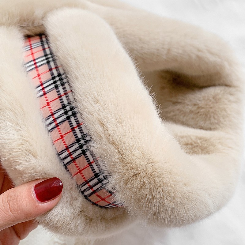 Jane Eyre's new autumn and winter Korean-style British checkered woolen scarf for women, a warm faux rabbit fur cross-neck scarf detail image 14