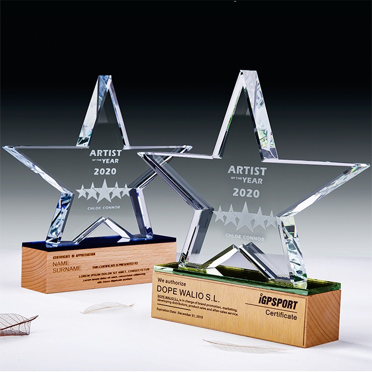 Customized crystal glass five-pointed star crystal trophies, creative engraving, outstanding employee MEDALS, competition souvenirs production detail image 3