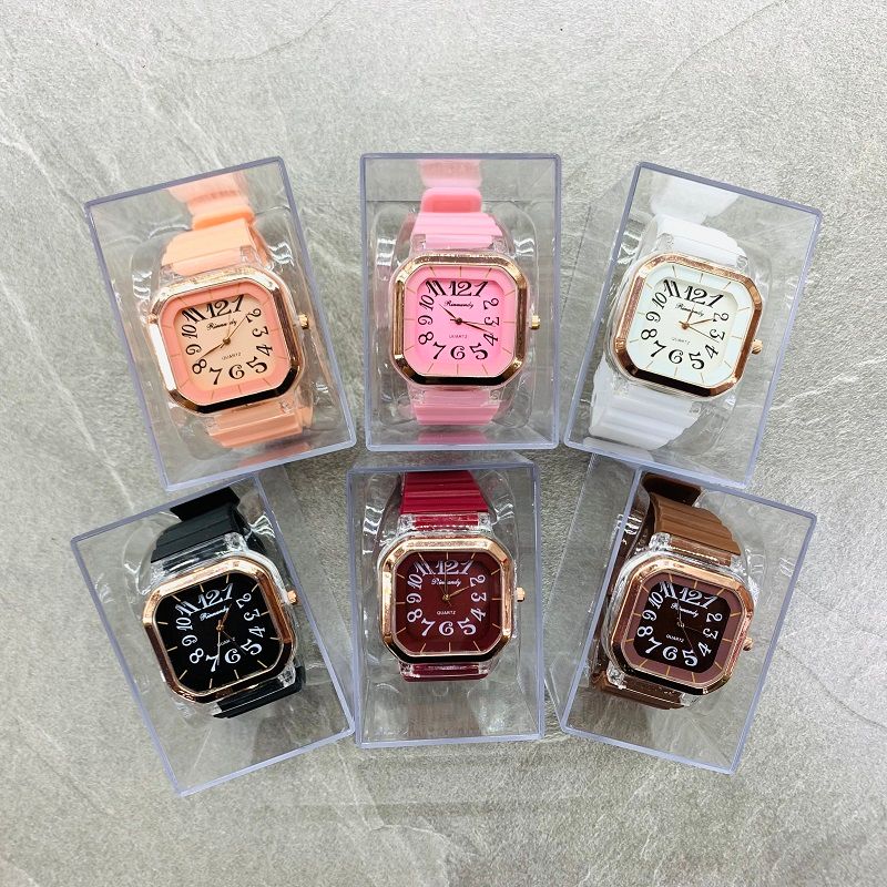 The new Korean-style quartz watch for women is a creative and simple square-shaped student wristwatch that has become a hit on Instagram Item Picture