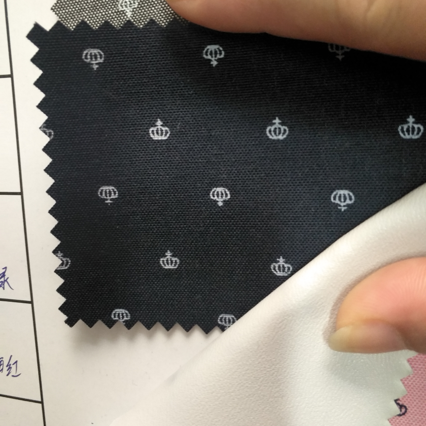 Cloth print crown blue.