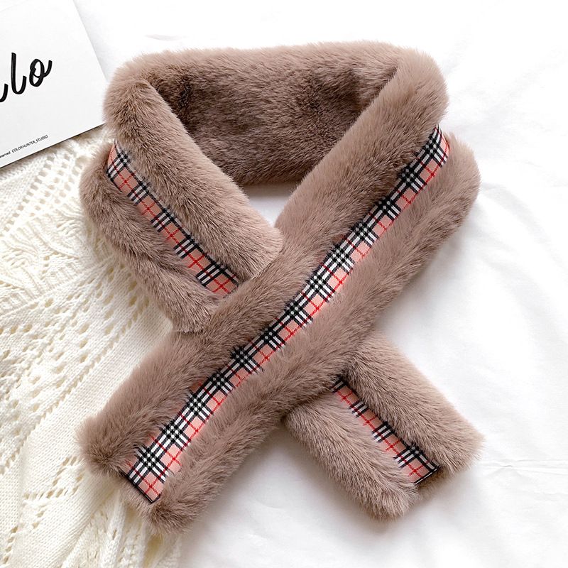 Jane Eyre's new autumn and winter Korean-style British checkered woolen scarf for women, a warm faux rabbit fur cross-neck scarf Application Scenario