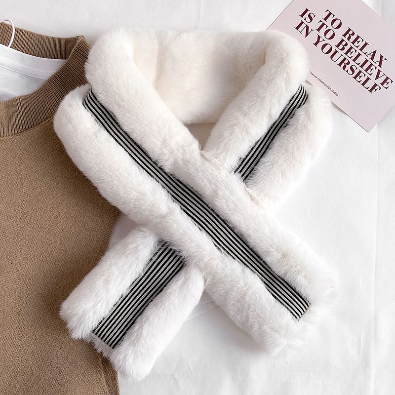 Jane Eyre Siyuan's new woolen scarf is a versatile Korean version for women's winter. It features a striped rabbit fur feel for warmth and a cross scarf for students Specification image