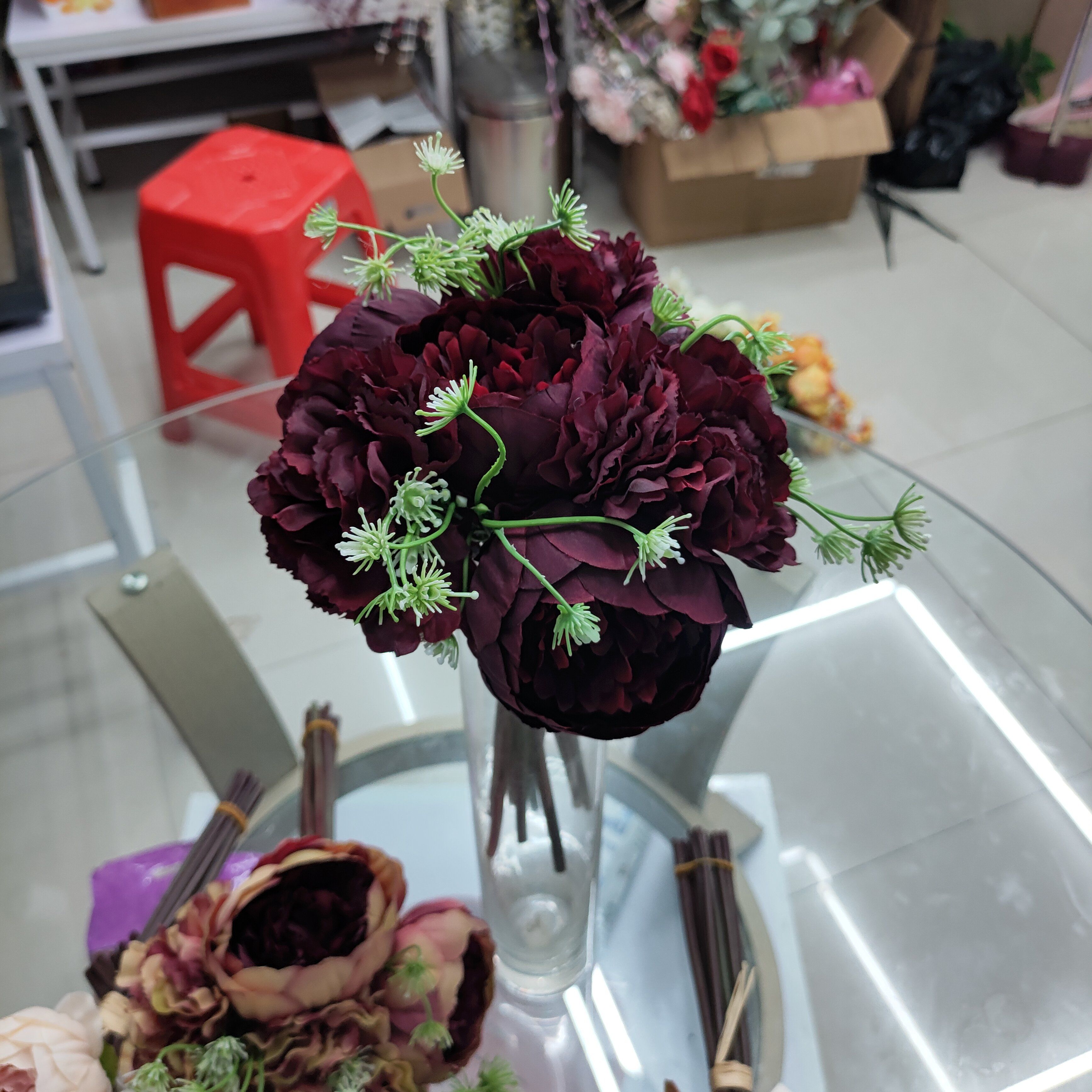 Yiwu City Chengyu Artificial Flower 6-head holding peonies and purple grapes