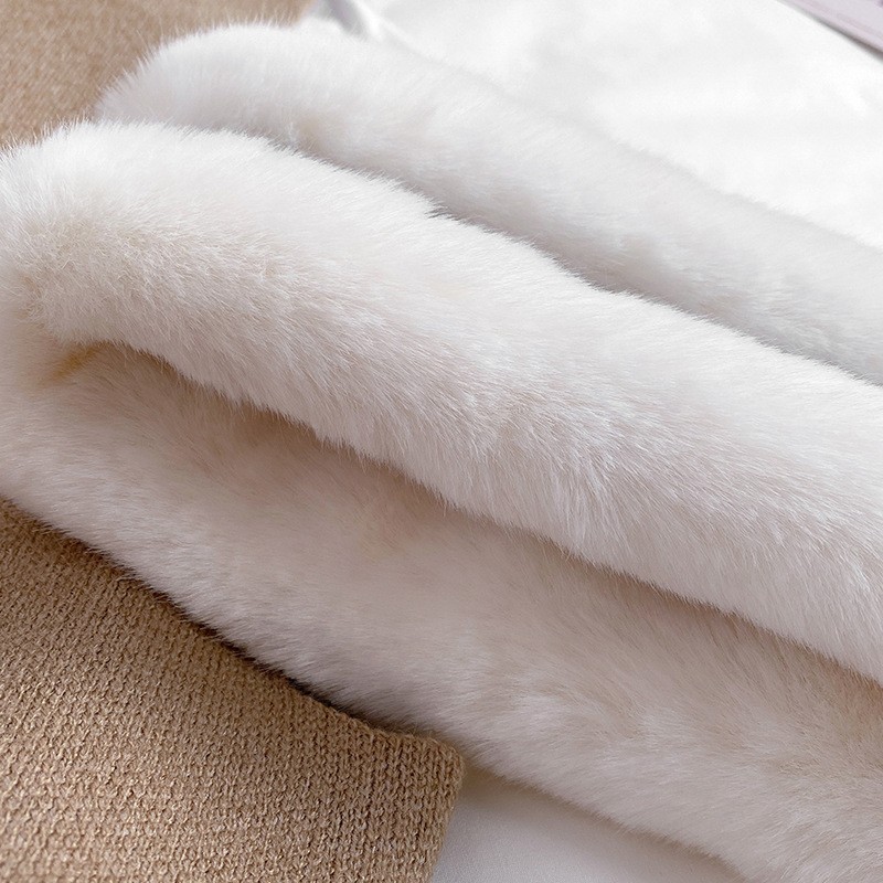 Jane Eyre Siyuan's new woolen scarf is a versatile Korean version for women's winter. It features a striped rabbit fur feel for warmth and a cross scarf for students detail image 13