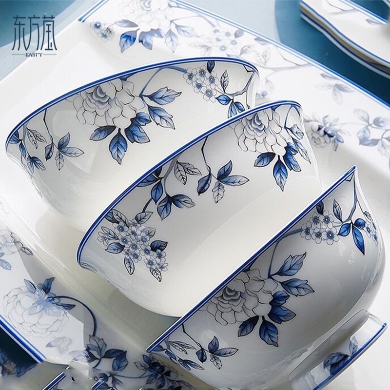 Ceramic tableware evening plate set, set bowl, gift bowl, bone China bowl, tableware, medium tableware set, dare to be bone China tableware set, rice bowl set, new Chinese style peacock picture blue and white bone China plate Application Scenario