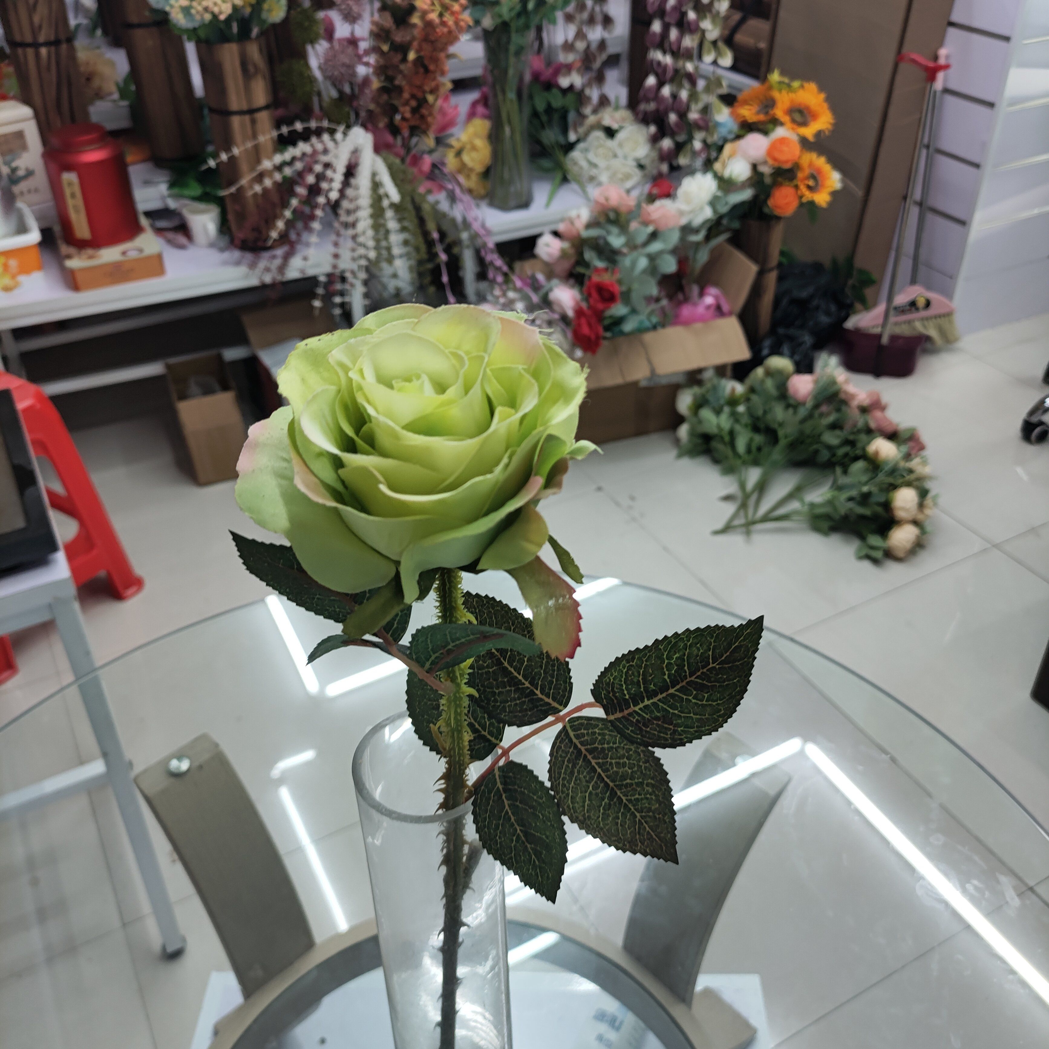 The single thorny rose of Yiwu Chengyu artificial Flower is light green