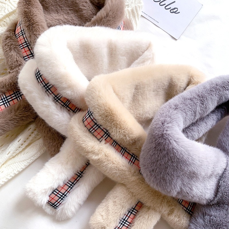 Jane Eyre's new autumn and winter Korean-style British checkered woolen scarf for women, a warm faux rabbit fur cross-neck scarf detail image 5