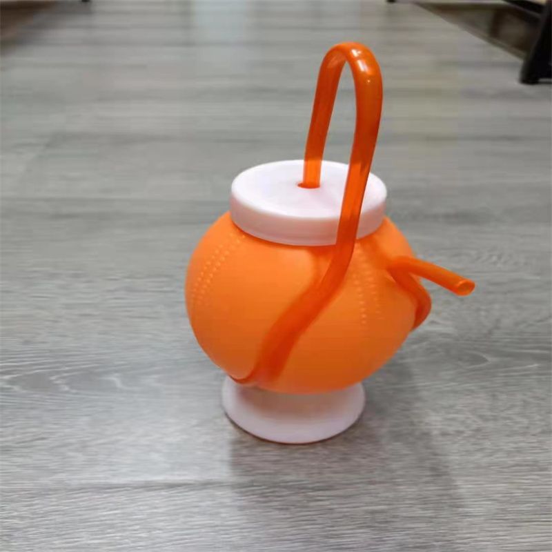 Creative plastic cup Outdoor sports spray cup children's water cup a hair bottle gift cup customized log2 full figure