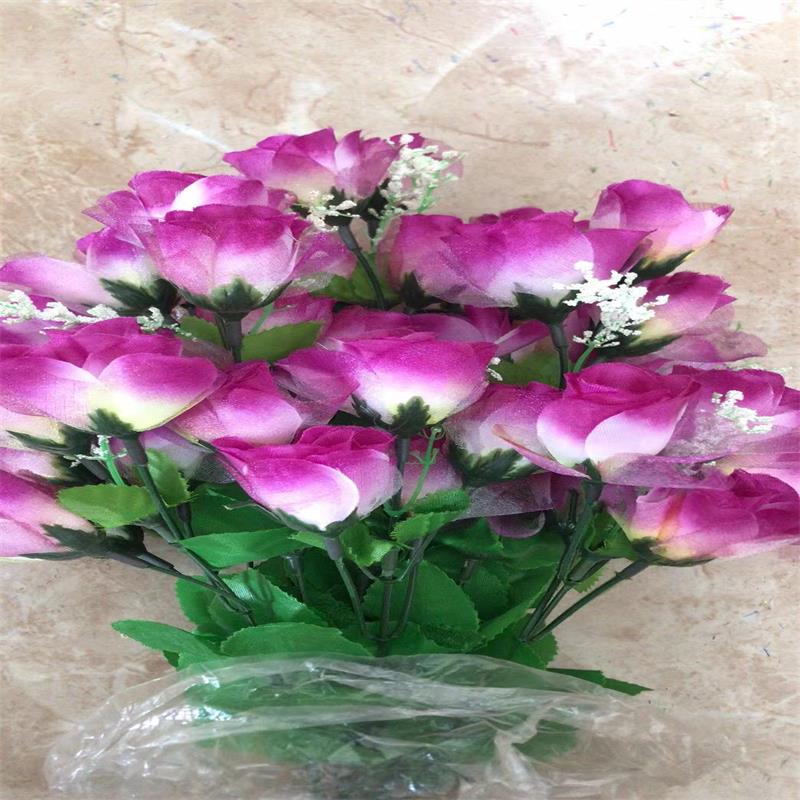 The 55-head rose-sized artificial flower is so pitiful. I immediately regretted it