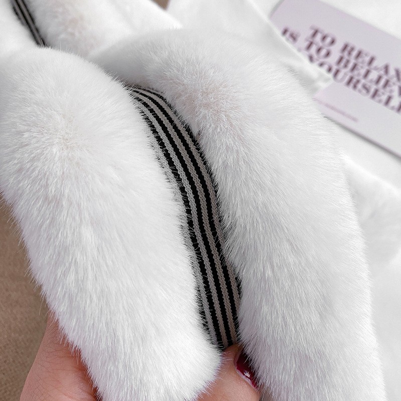 Jane Eyre Siyuan's new woolen scarf is a versatile Korean version for women's winter. It features a striped rabbit fur feel for warmth and a cross scarf for students detail image 10
