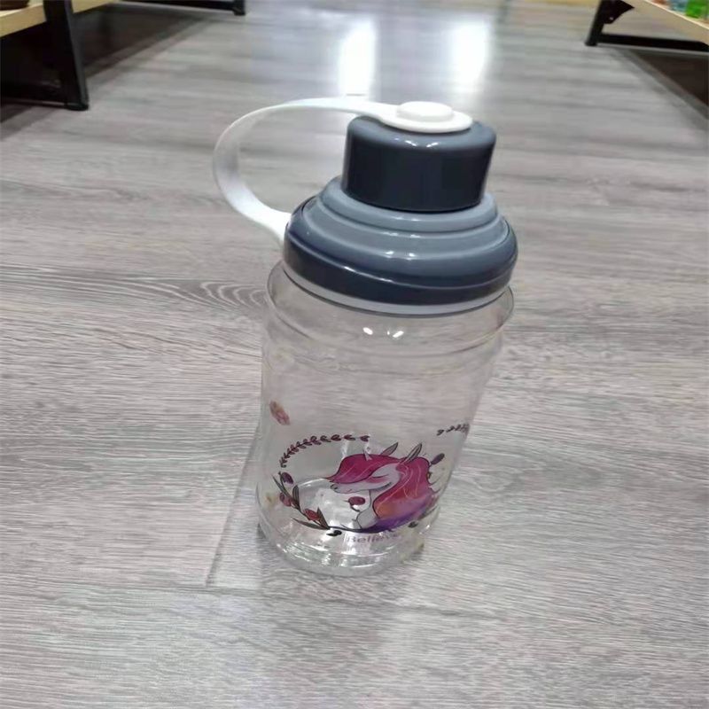 Custom portable plastic sports cup Custom logo printing gift cup Flat cover with rope water cup 7 full figure