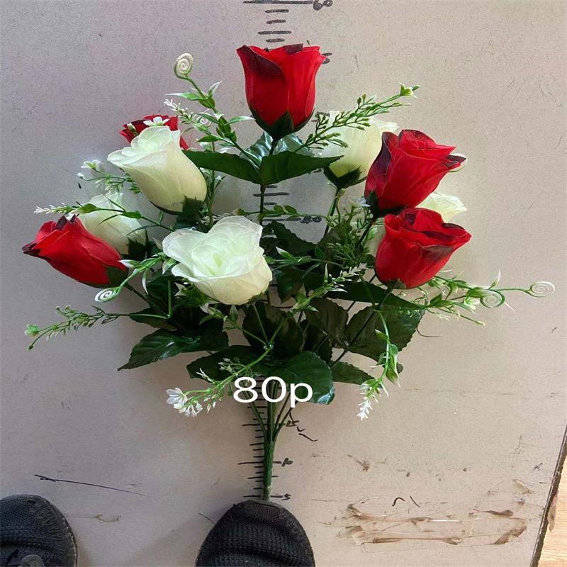 The 12-head two-color rose artificial flower is extremely elegant and thorough