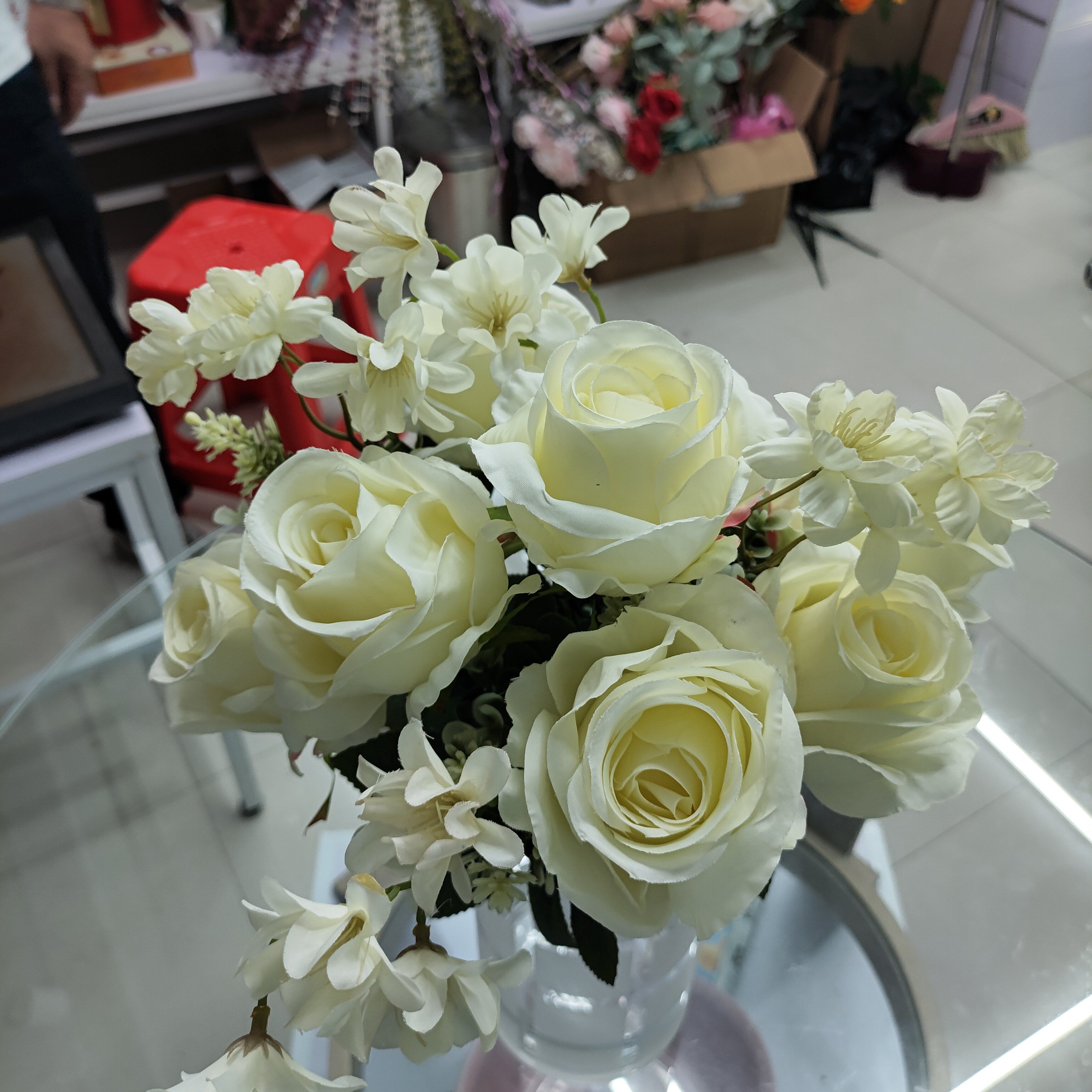 11 lovers in rose white