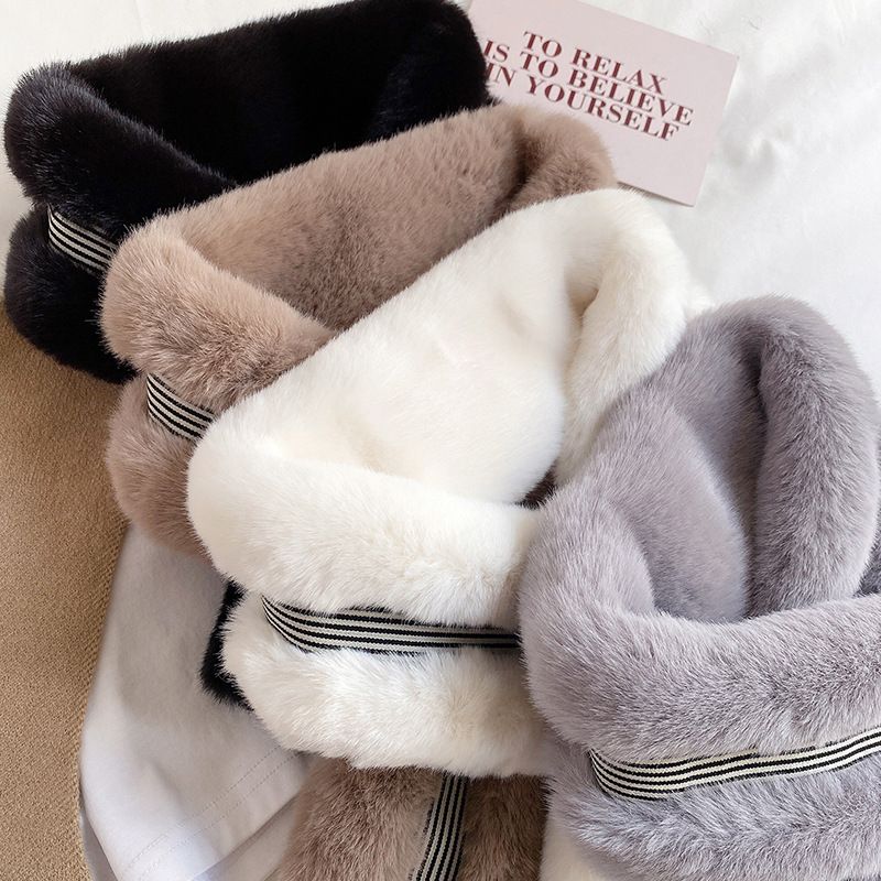 Jane Eyre Siyuan's new woolen scarf is a versatile Korean version for women's winter. It features a striped rabbit fur feel for warmth and a cross scarf for students details Picture