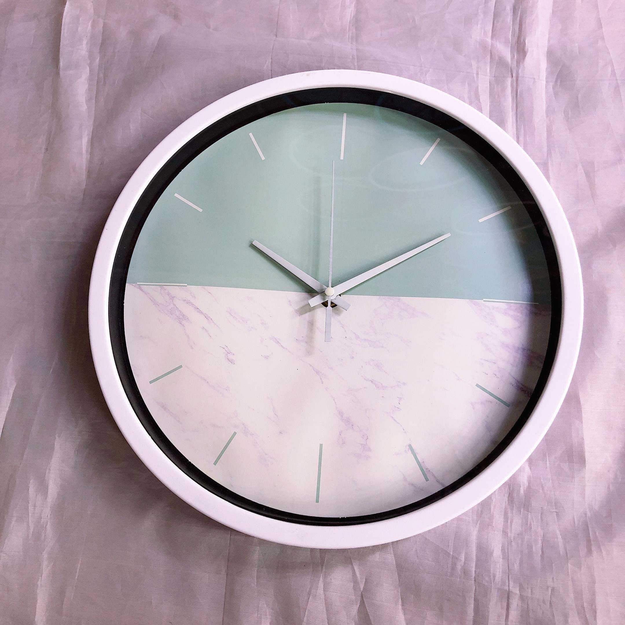 Modern, simple and fashionable wall clock, 12-inch, living room quartz wall clock, 30cm detail image 7