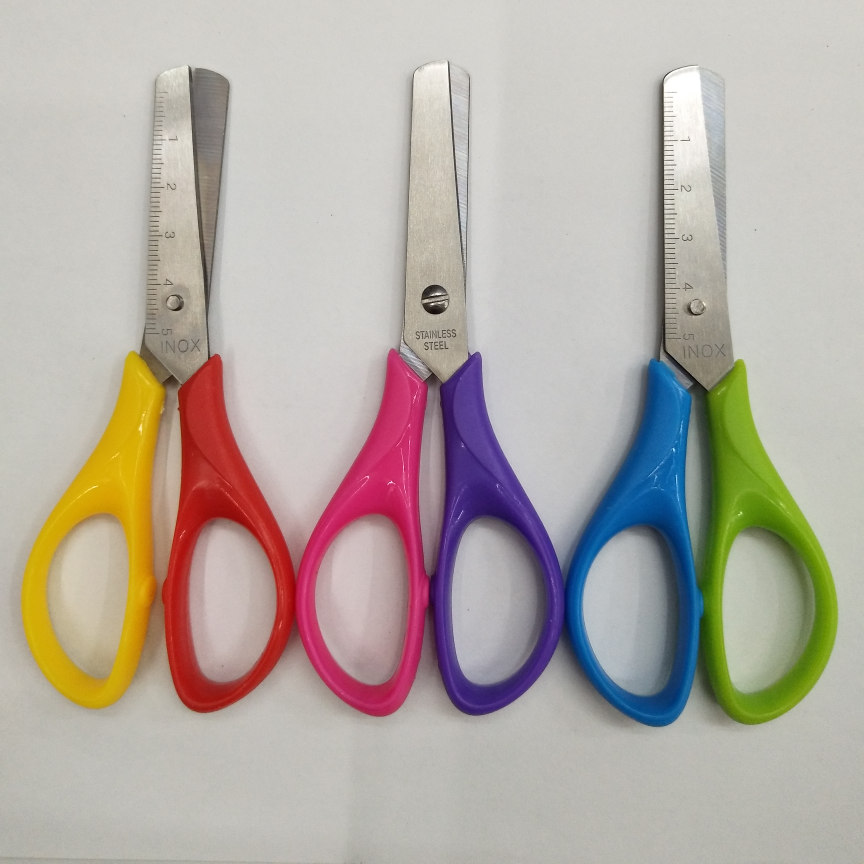 Office, educational and cultural scissors, student scissors, stationery scissors, hardware tool scissors, cutting tools, student two-color scissors with scales full figure