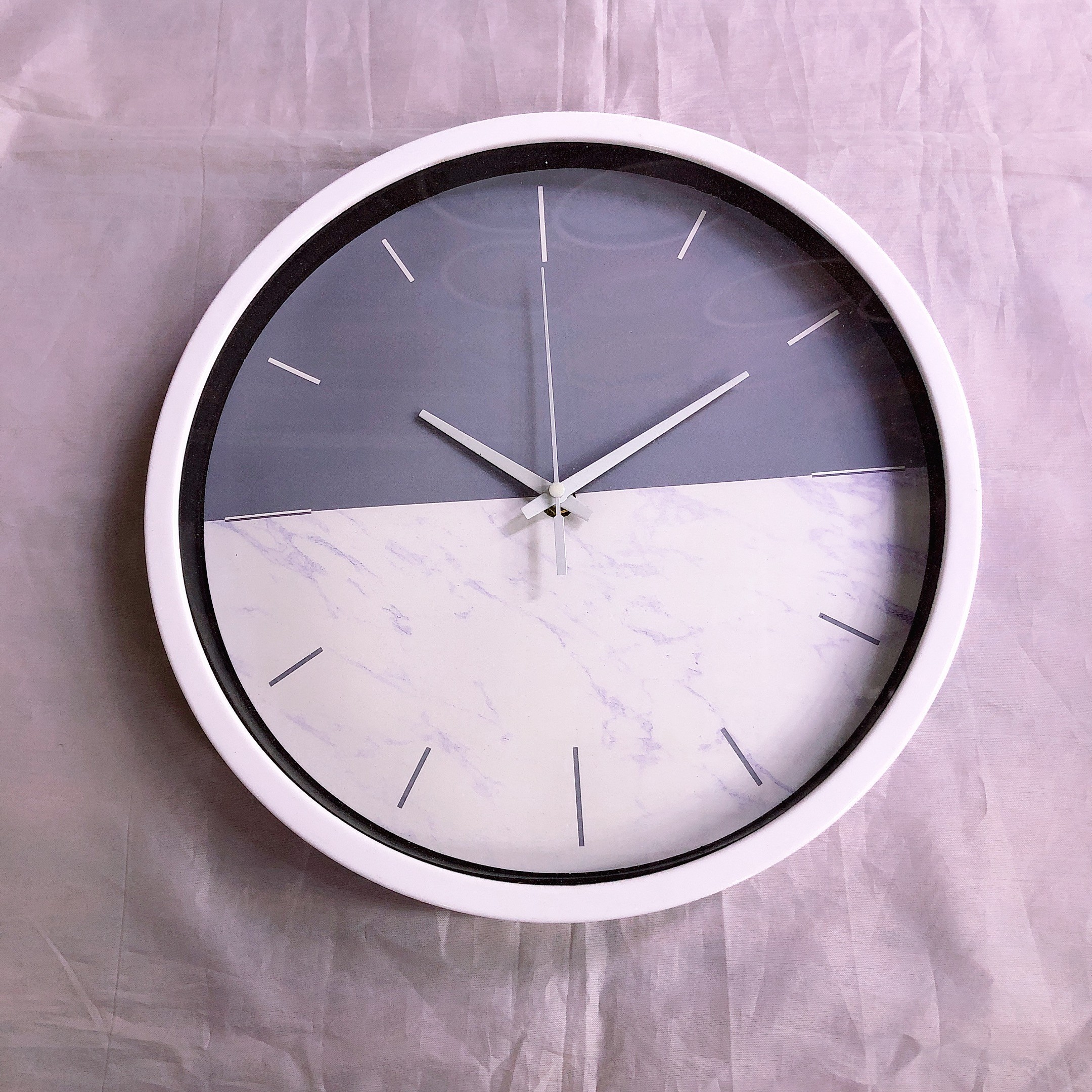 Modern, simple and fashionable wall clock, 12-inch, living room quartz wall clock, 30cm detail image 8