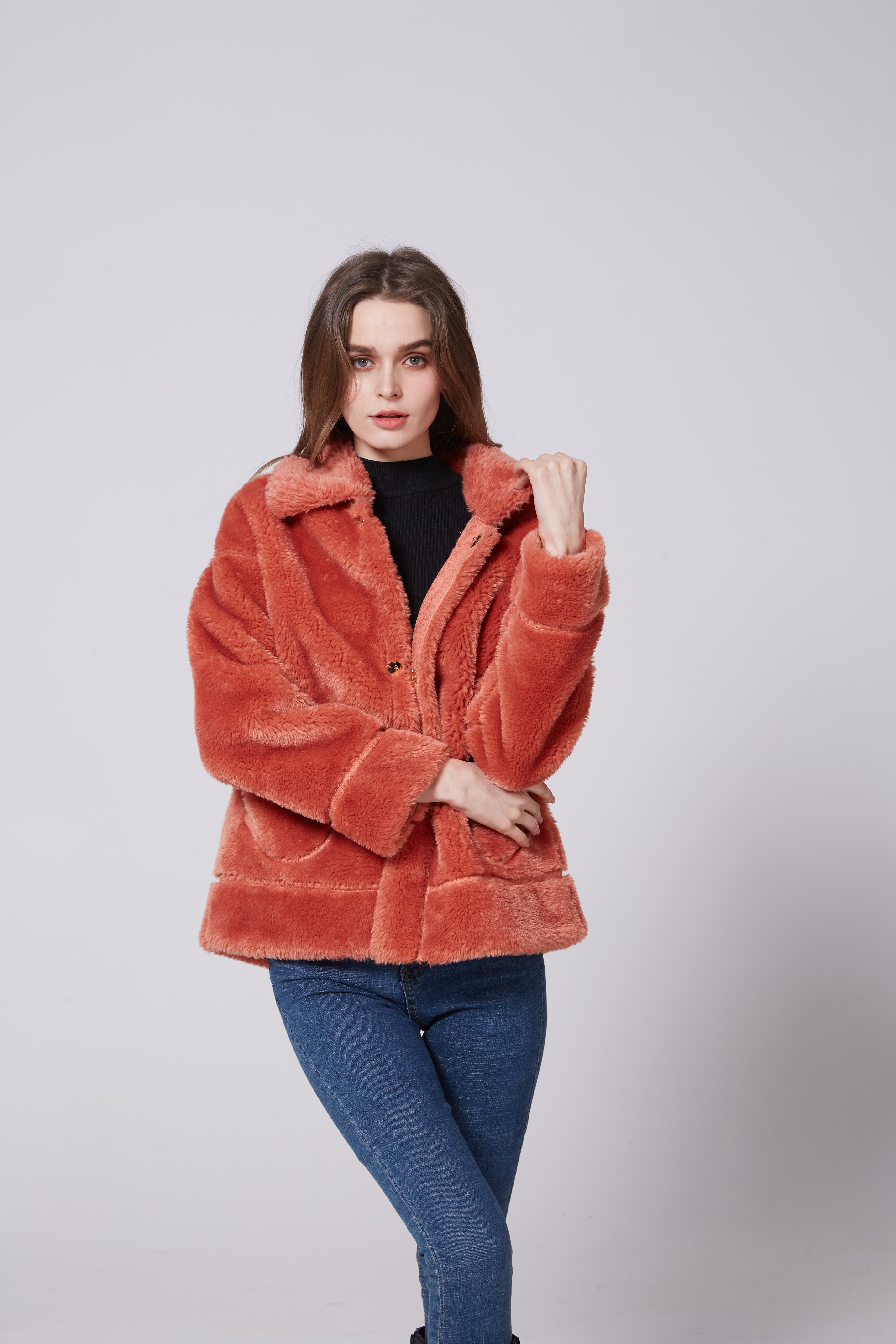 The best-selling fashionable and casual women's coat with a faux fur one-piece lapel in 2021 detail image 6
