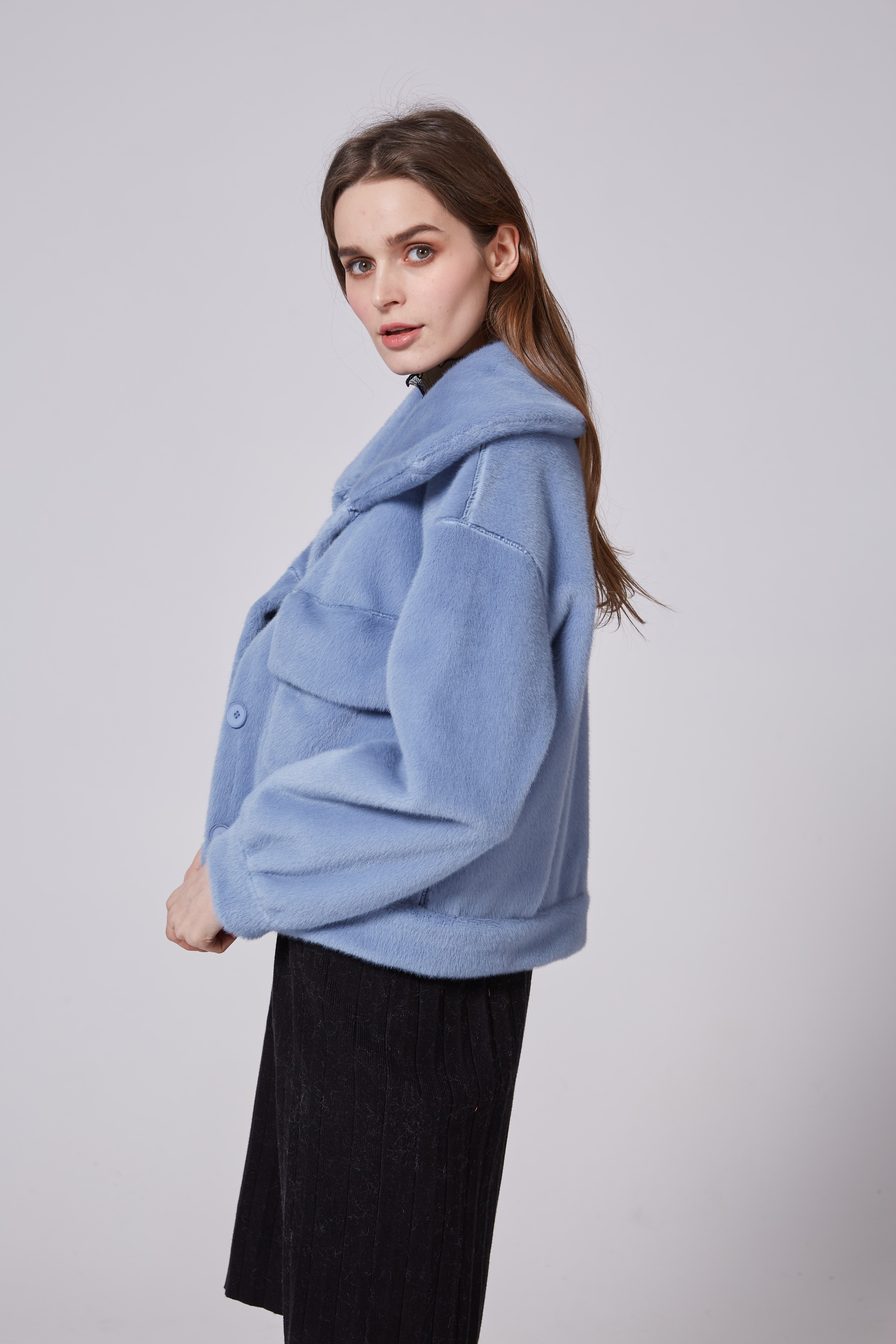 In 2021, trendy and fashionable casual women's wear with mink fleece imitation short fur integrated style detail image 2