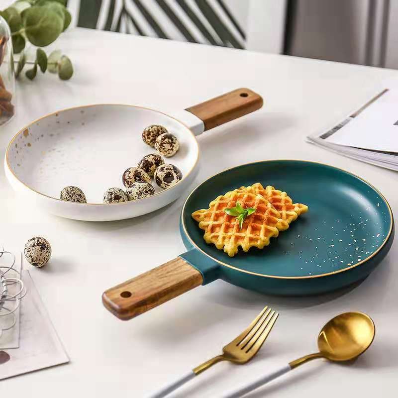 Gold dot retro gold edge ceramic tableware, acacia wood handle plates, steak plates, rice bowls, soup bowls and noodle bowls detail image 7