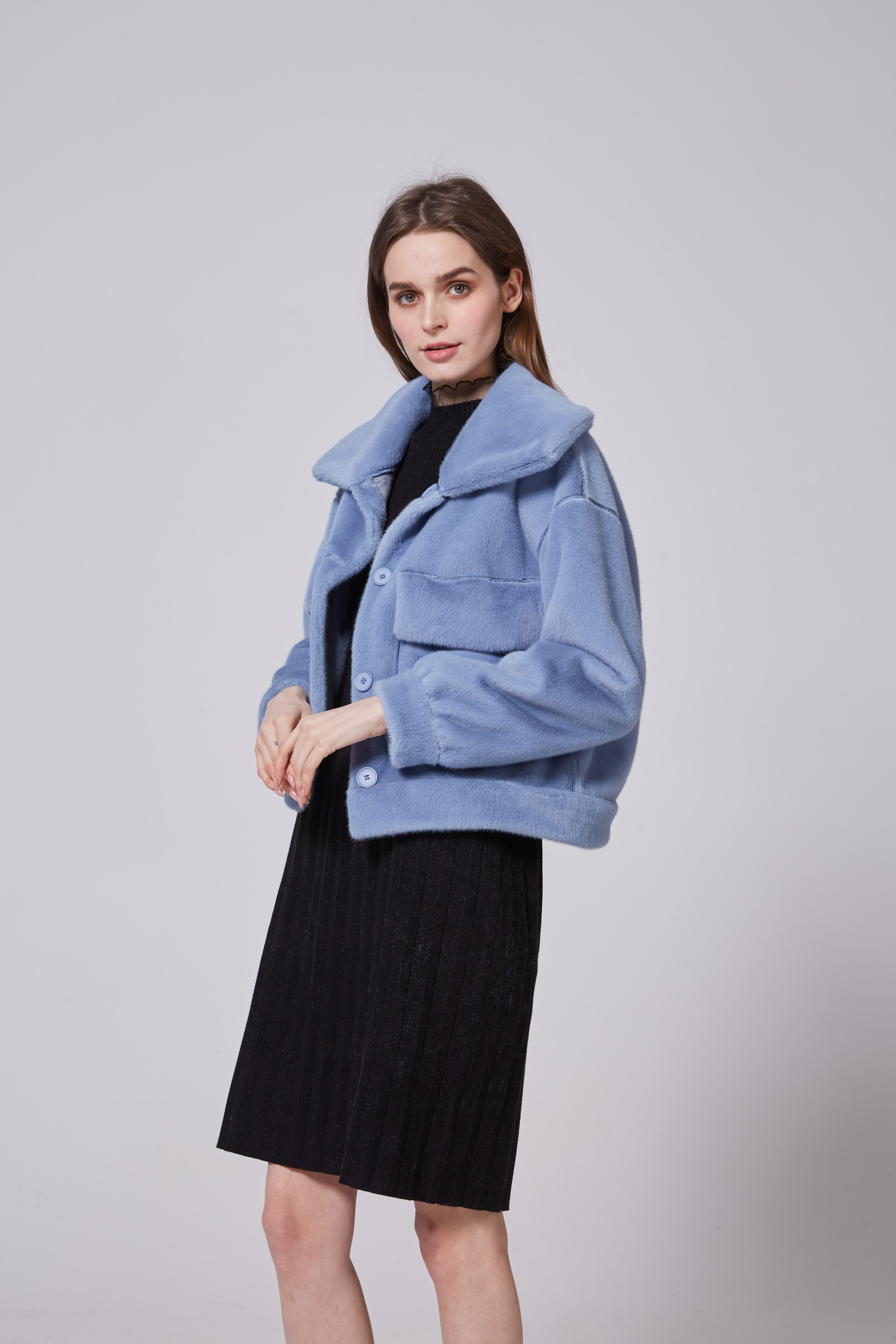 In 2021, trendy and fashionable casual women's wear with mink fleece imitation short fur integrated style detail image 3