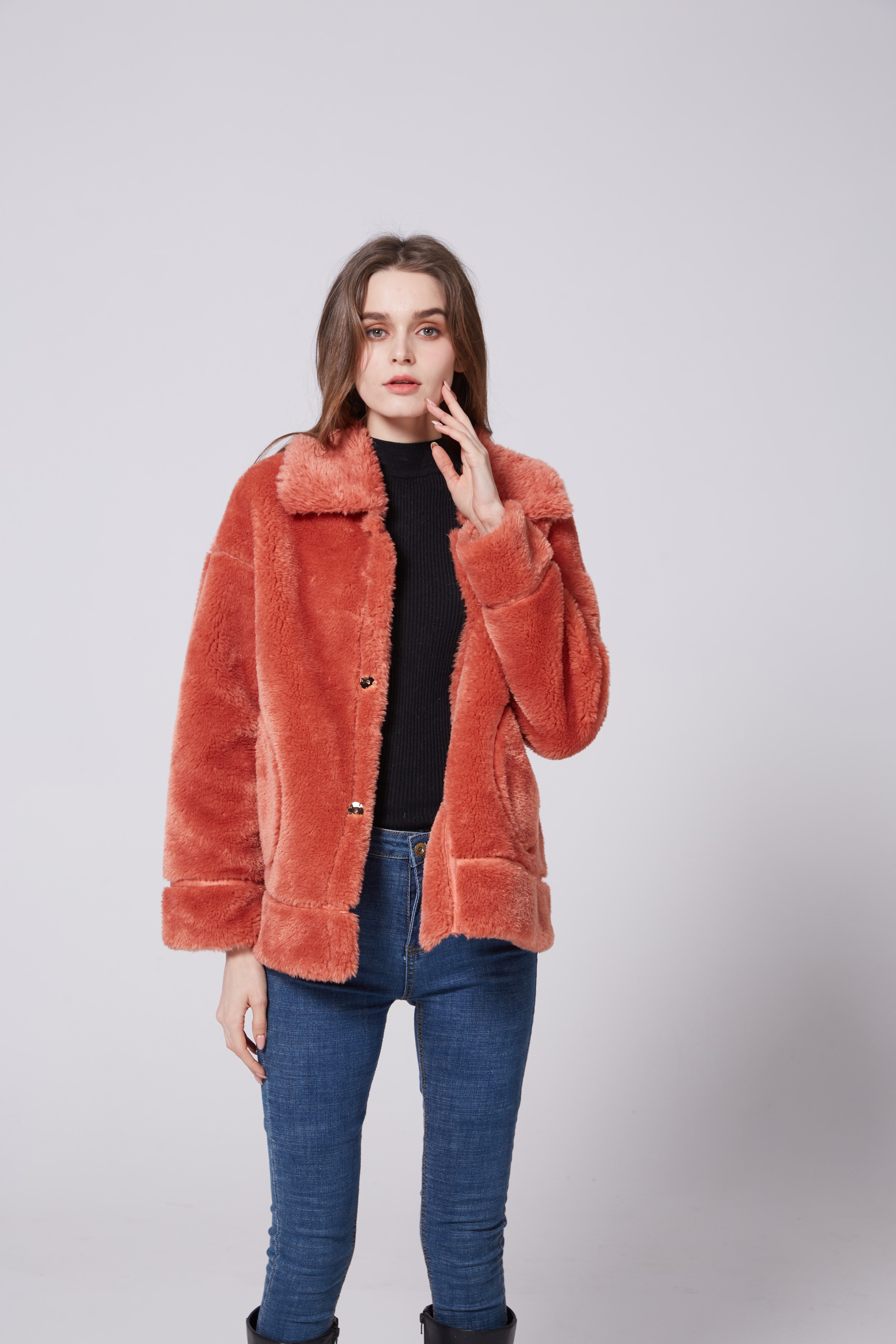 The best-selling fashionable and casual women's coat with a faux fur one-piece lapel in 2021 detail image 5