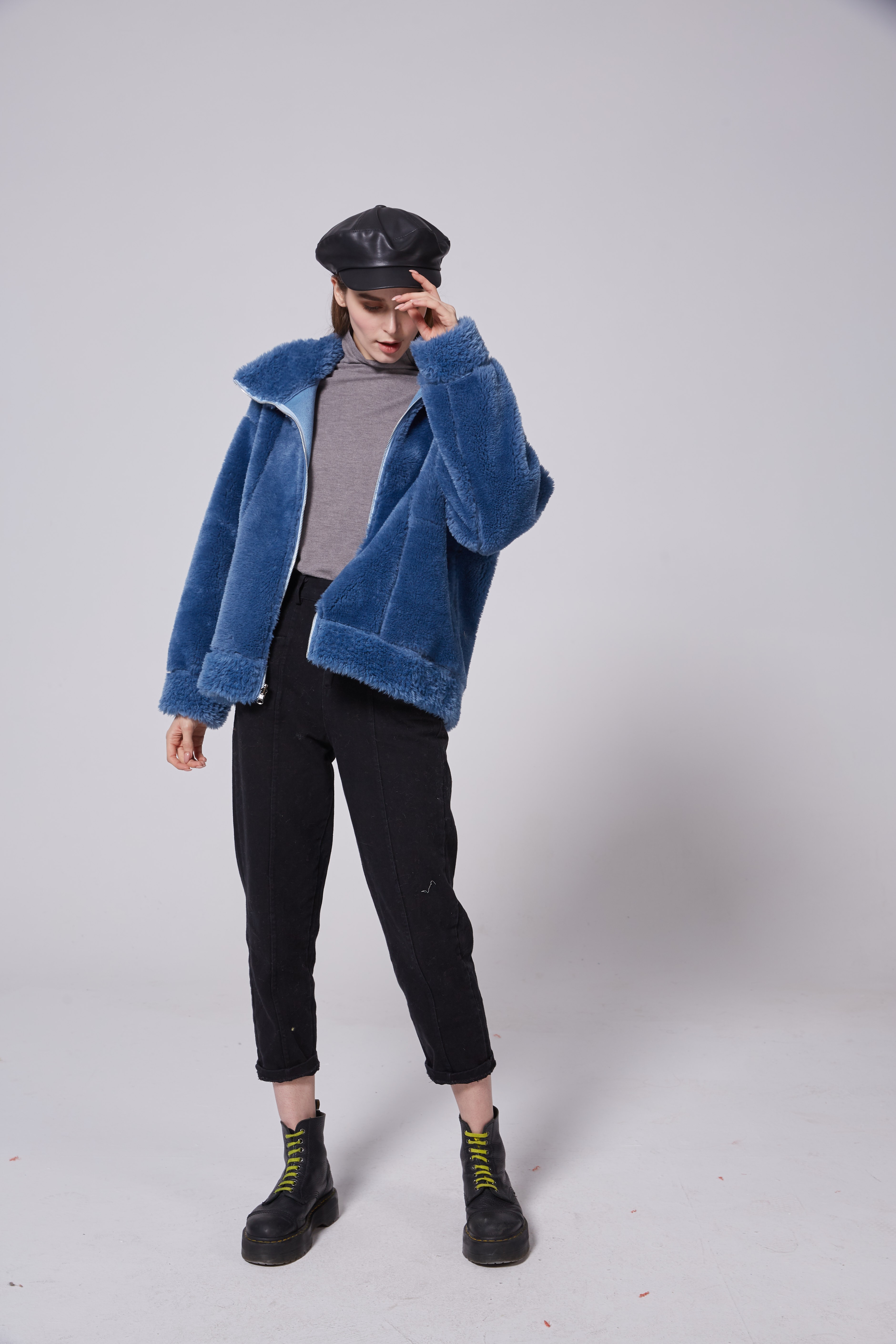 The best-selling fashionable and casual women's clothing faux fur short jacket in 2021 detail image 2