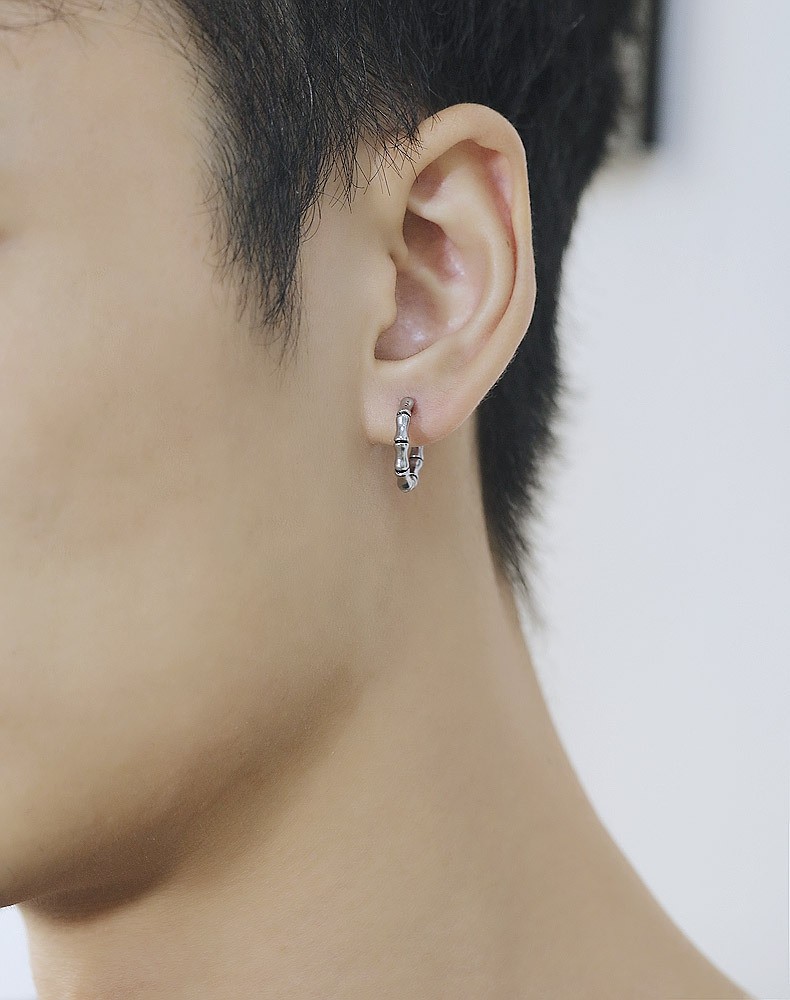 Japanese and Korean retro trend men's titanium steel earrings, individual hip-hop simple bamboo joint fashionable earrings factory direct sales detail image 5