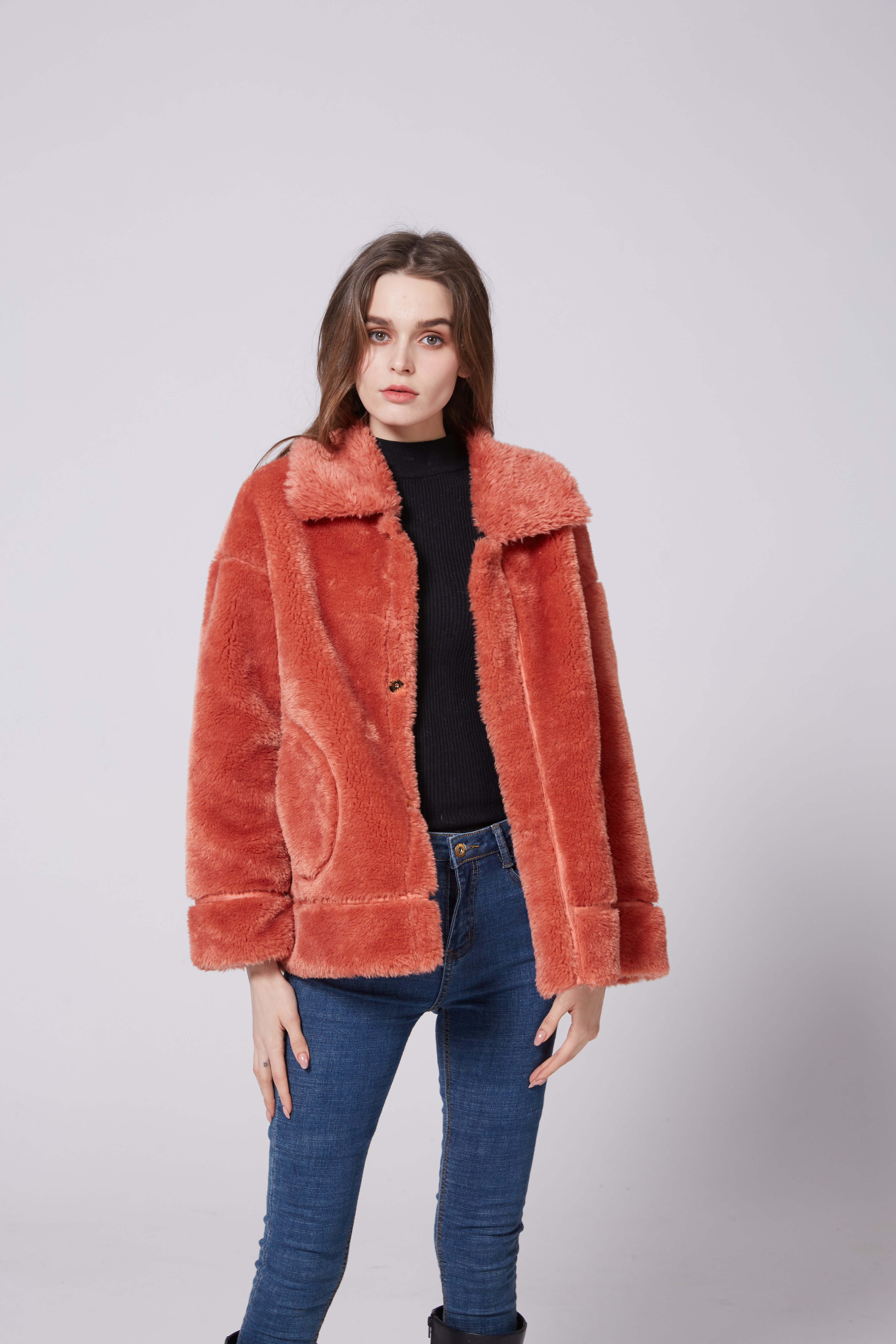 The best-selling fashionable and casual women's coat with a faux fur one-piece lapel in 2021 detail image 2