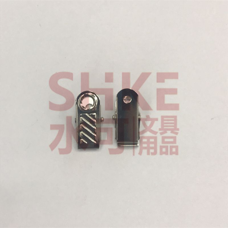 厂家直销大号斜纹圆孔英文夹 金属胸卡夹 证件卡套夹 高质量双孔夹细节图