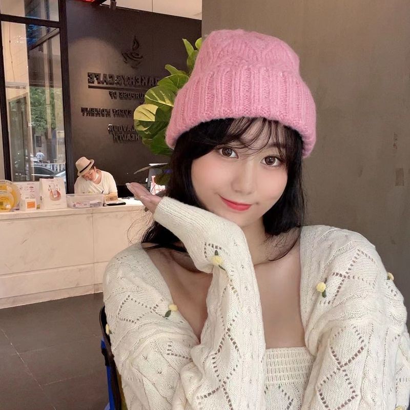 Klein blue checkered hat and Scarf 2-piece trendy brand simple and face-enhancing autumn and winter knitted candy-colored warm and fashionable set full figure