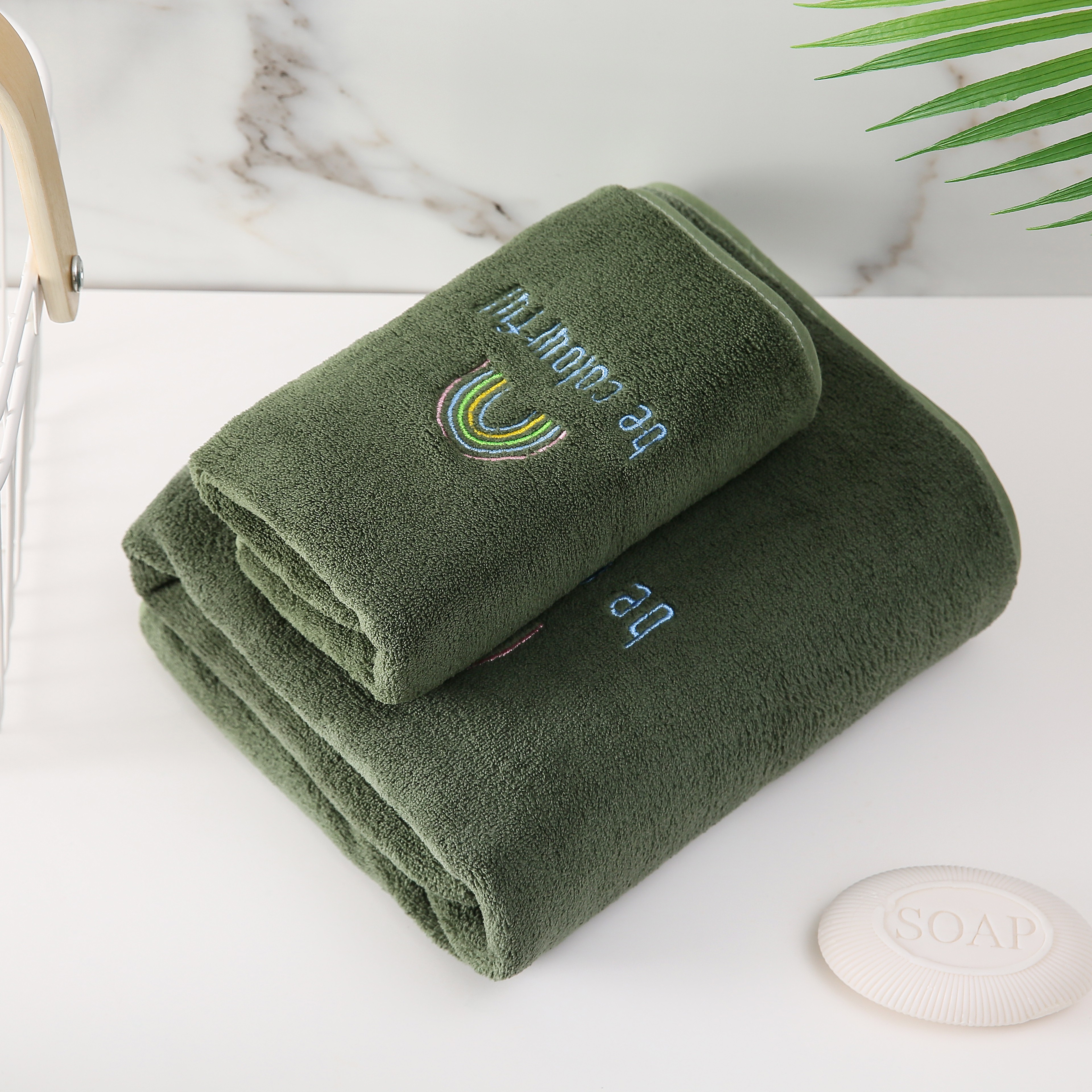 Yiwu Quality Products - Futian Towels, Coral Fleece Creative Embroidered Bath towels, Autumn and Winter Bath Towels, Couple Bath Towels detail image 4