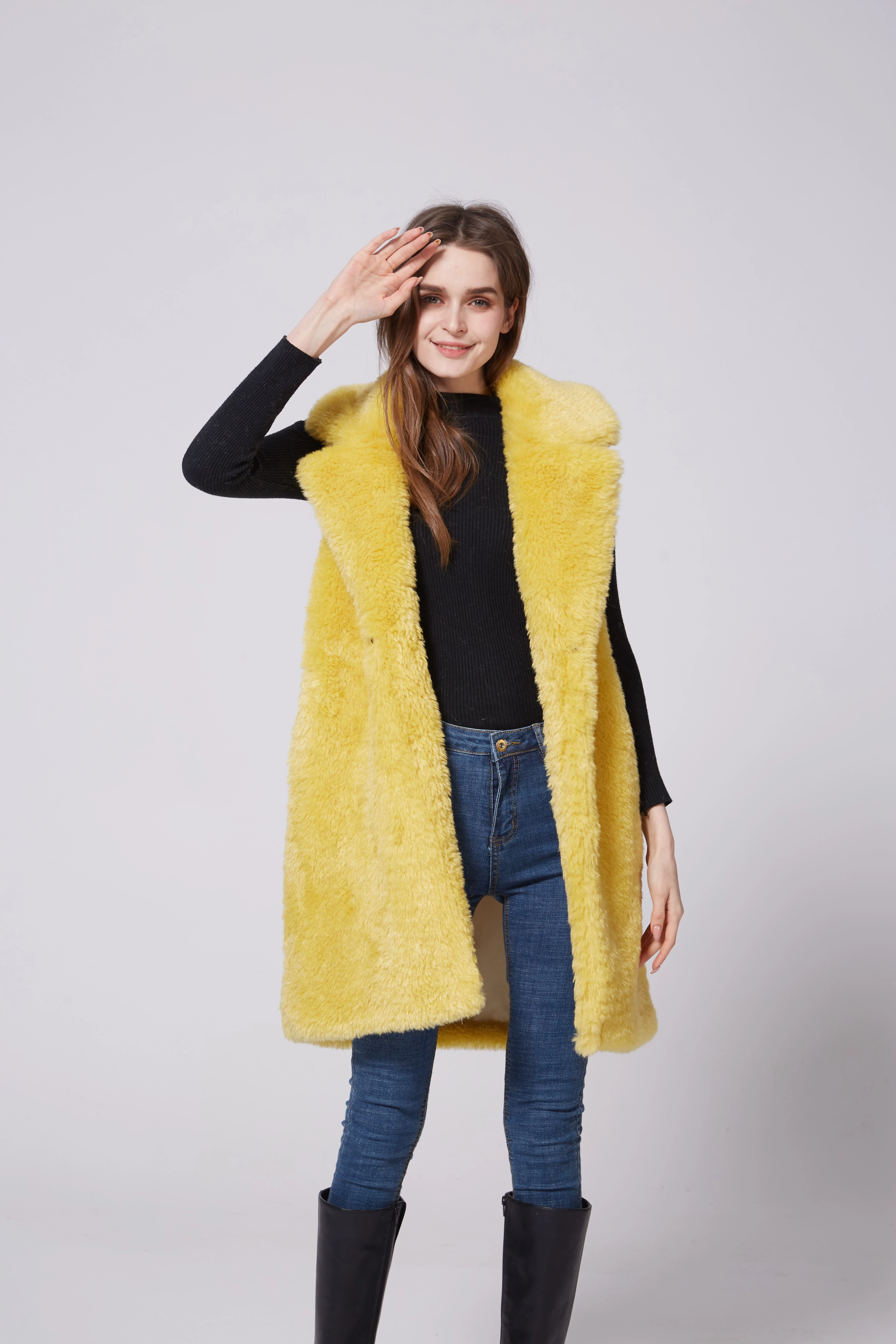 The 2021 new Korean-style trendy women's wear faux fur integrated long vest detail image 4