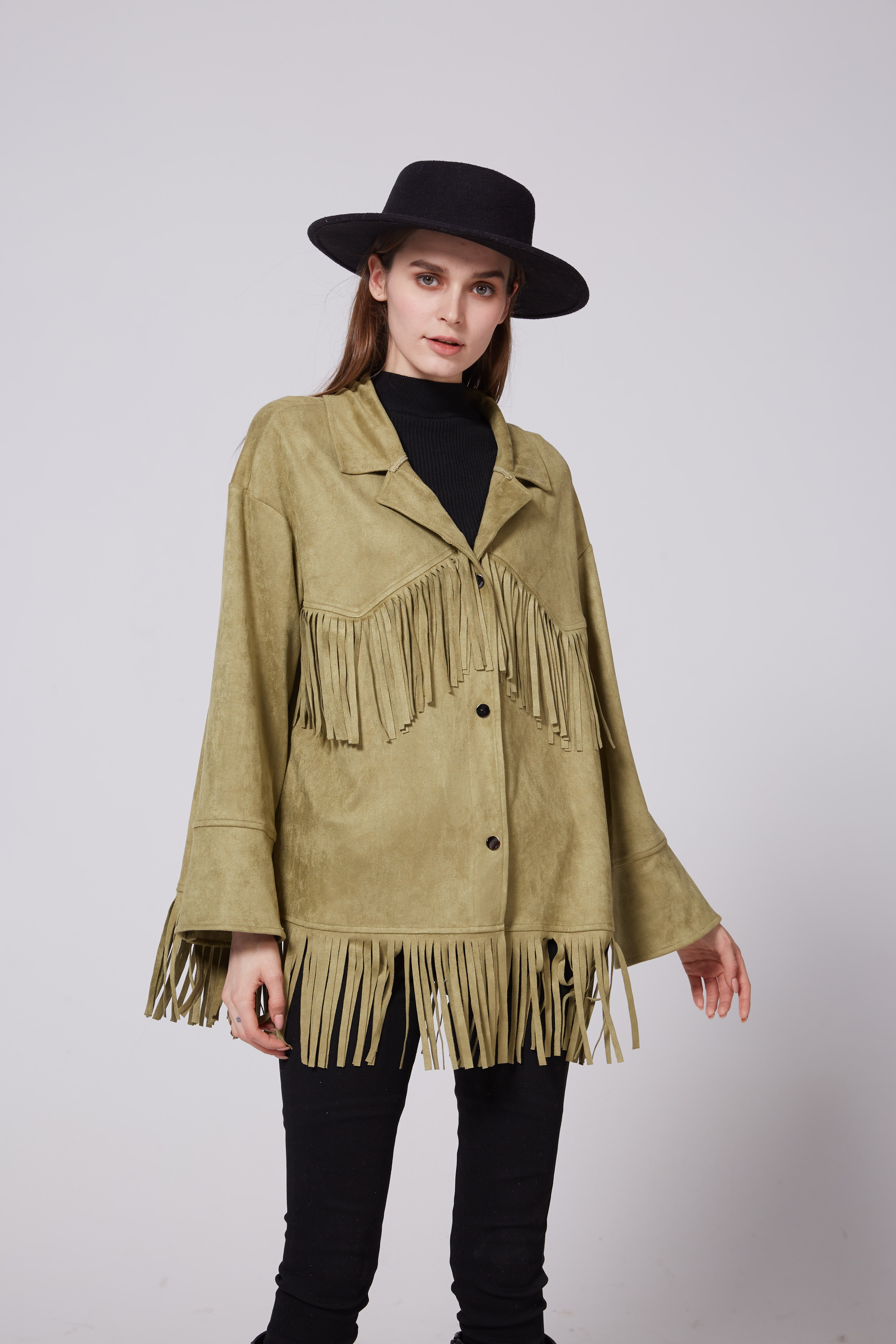 The 2021 trendy and fashionable casual women's wear suede short fringed coat detail image 4