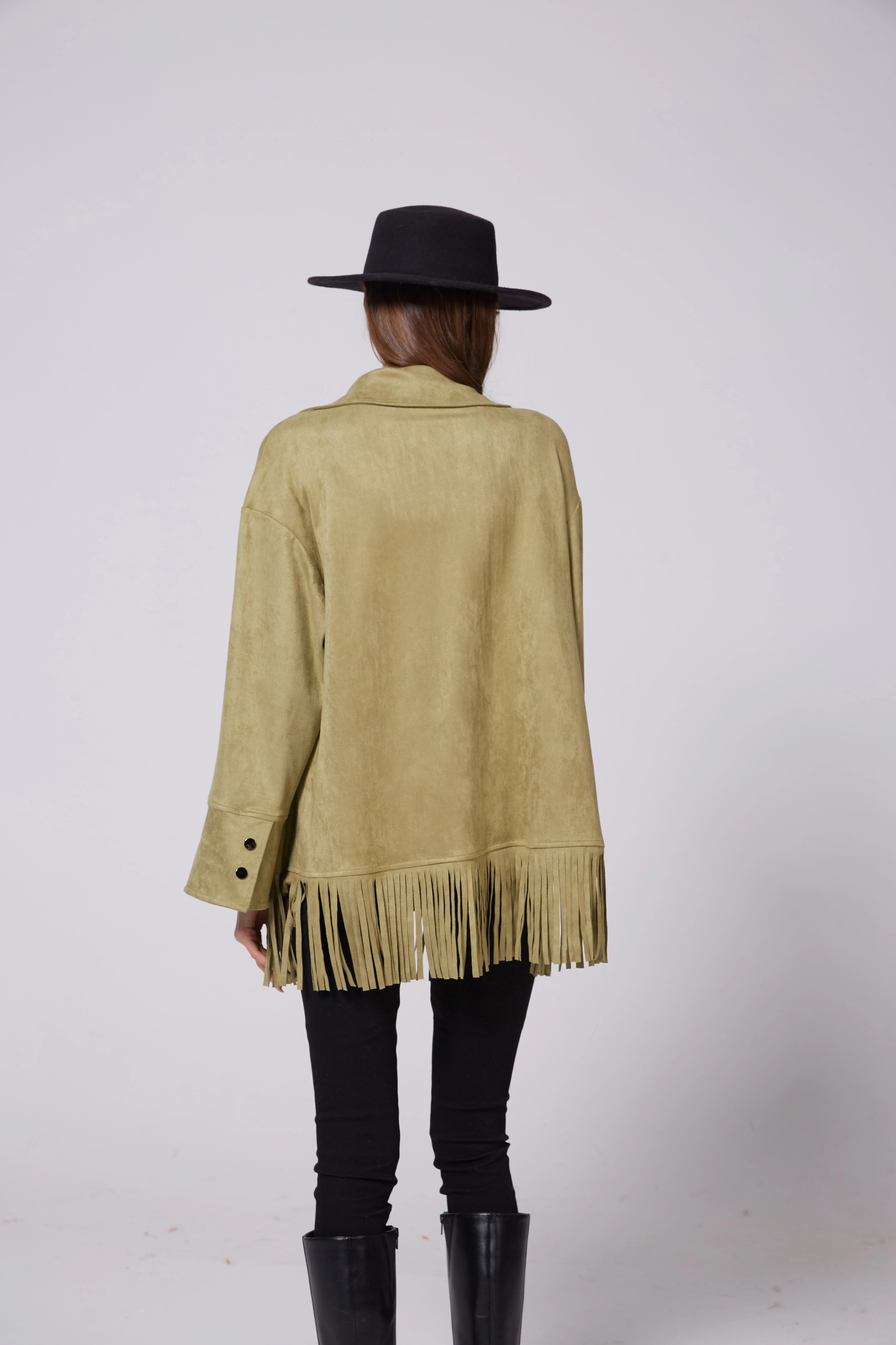 The 2021 trendy and fashionable casual women's wear suede short fringed coat detail image 2