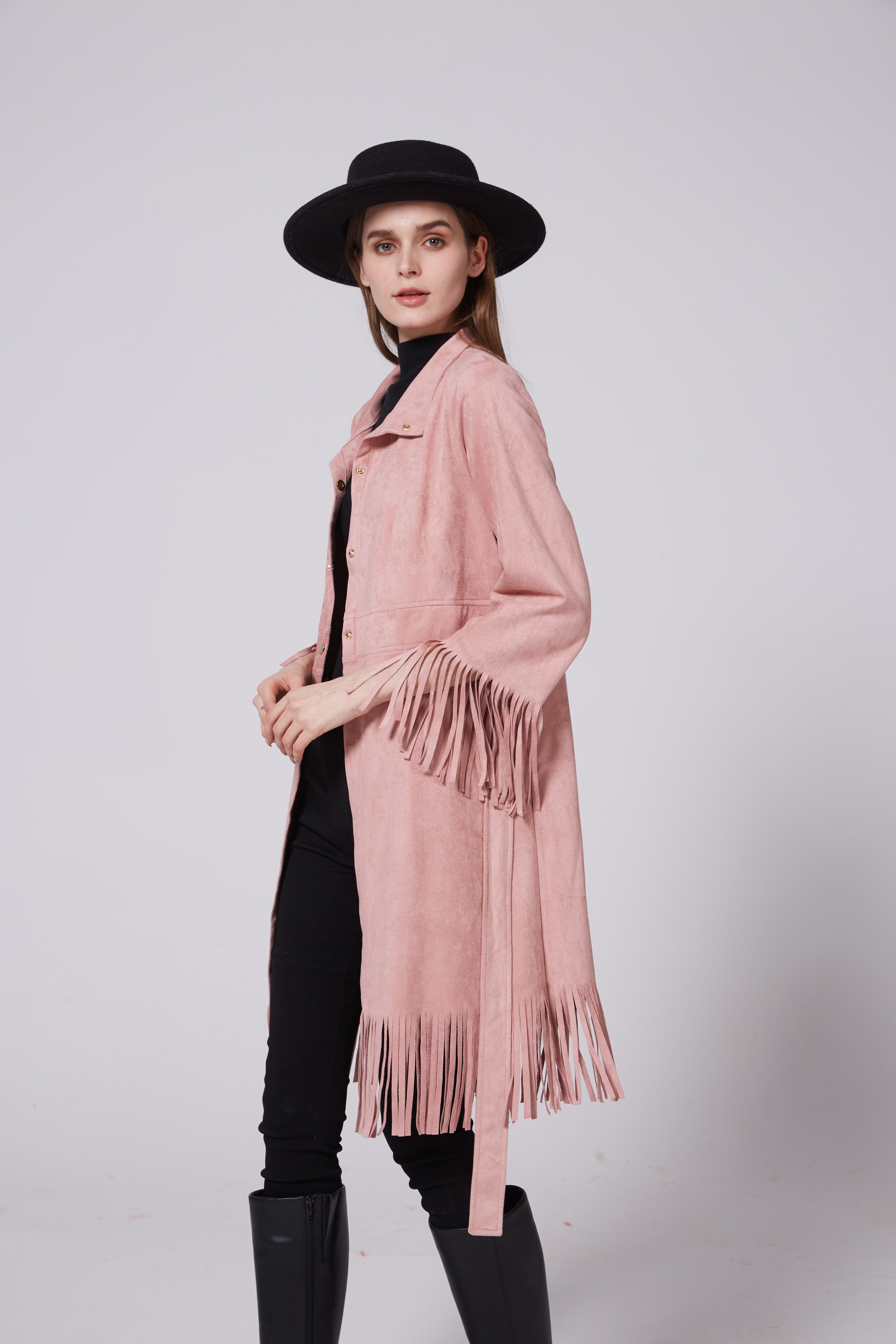 The 2021 trendy and fashionable casual women's suede fringed long coat detail image 3