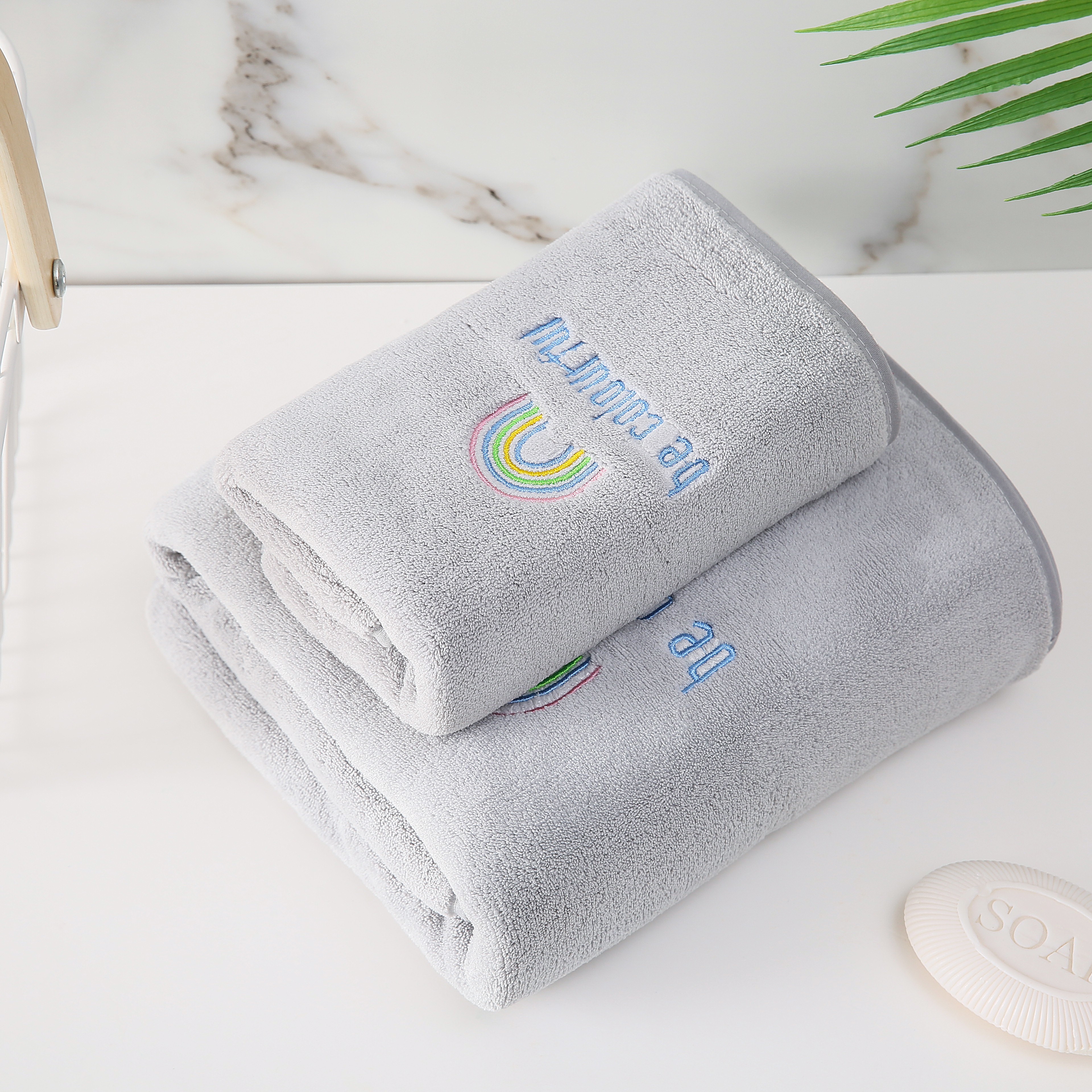 Yiwu Quality Products - Futian Towels, Coral Fleece Creative Embroidered Bath towels, Autumn and Winter Bath Towels, Couple Bath Towels detail image 5