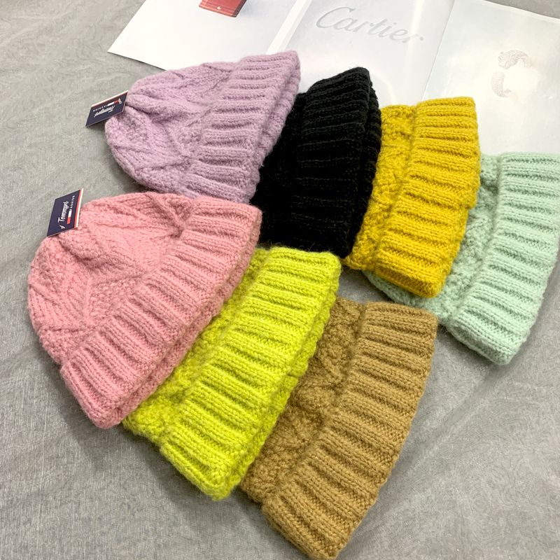 Klein blue checkered hat and Scarf 2-piece trendy brand simple and face-enhancing autumn and winter knitted candy-colored warm and fashionable set Item Picture