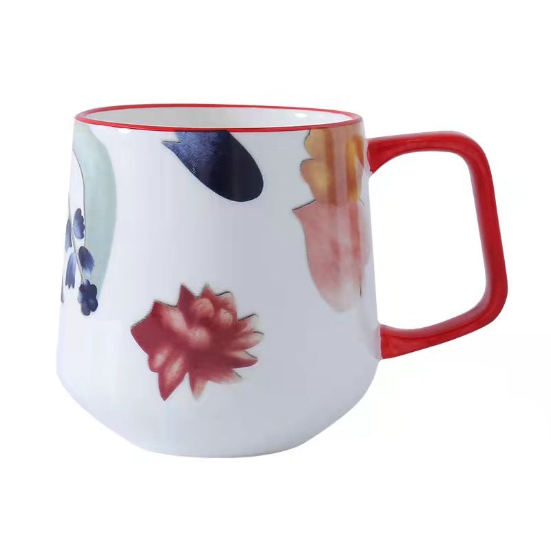 The "Manhua Season" series of hand-painted glazed mid-patterned creative ceramic cups, student couple office breakfast milk cups Application Scenario