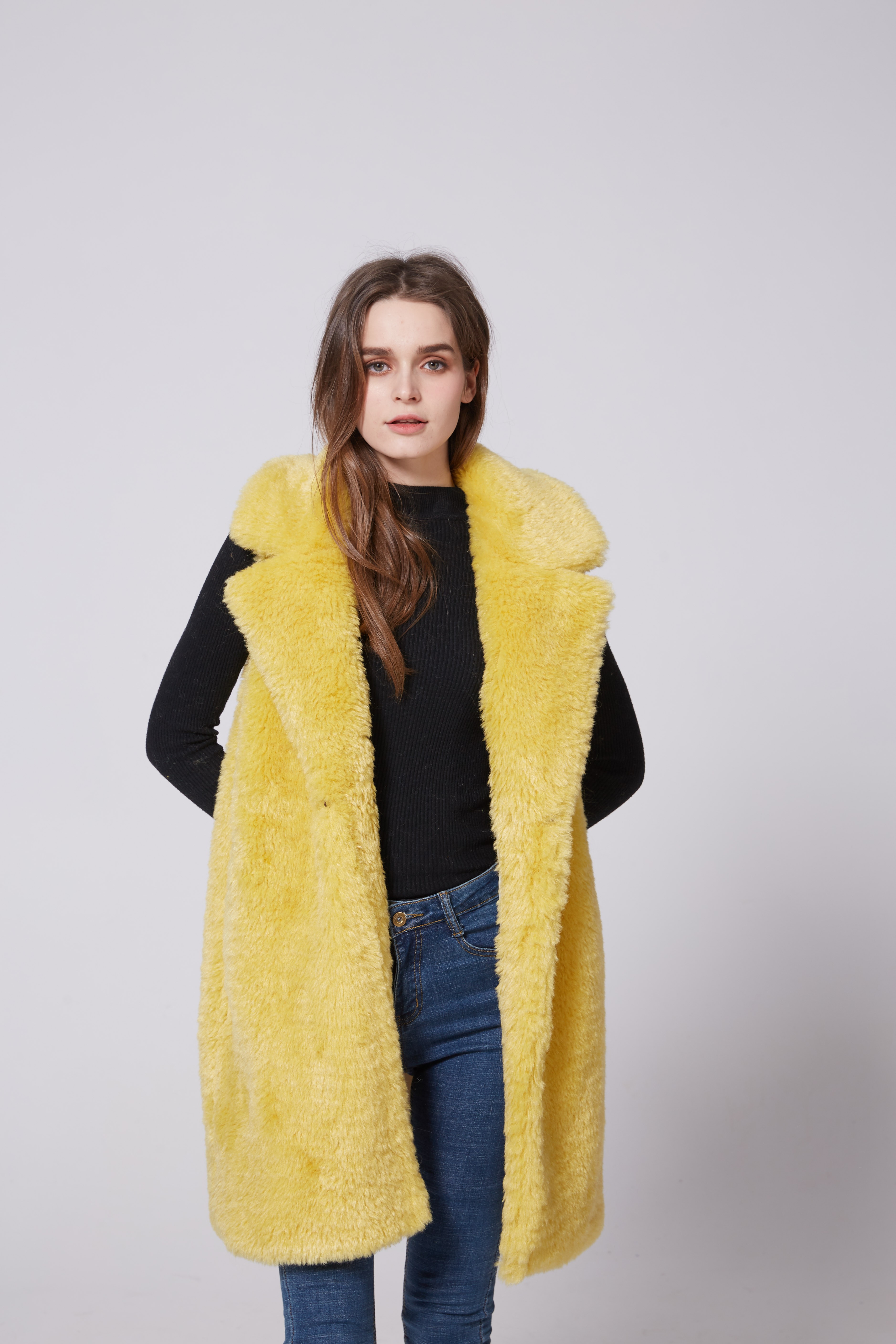 The 2021 new Korean-style trendy women's wear faux fur integrated long vest detail image 7