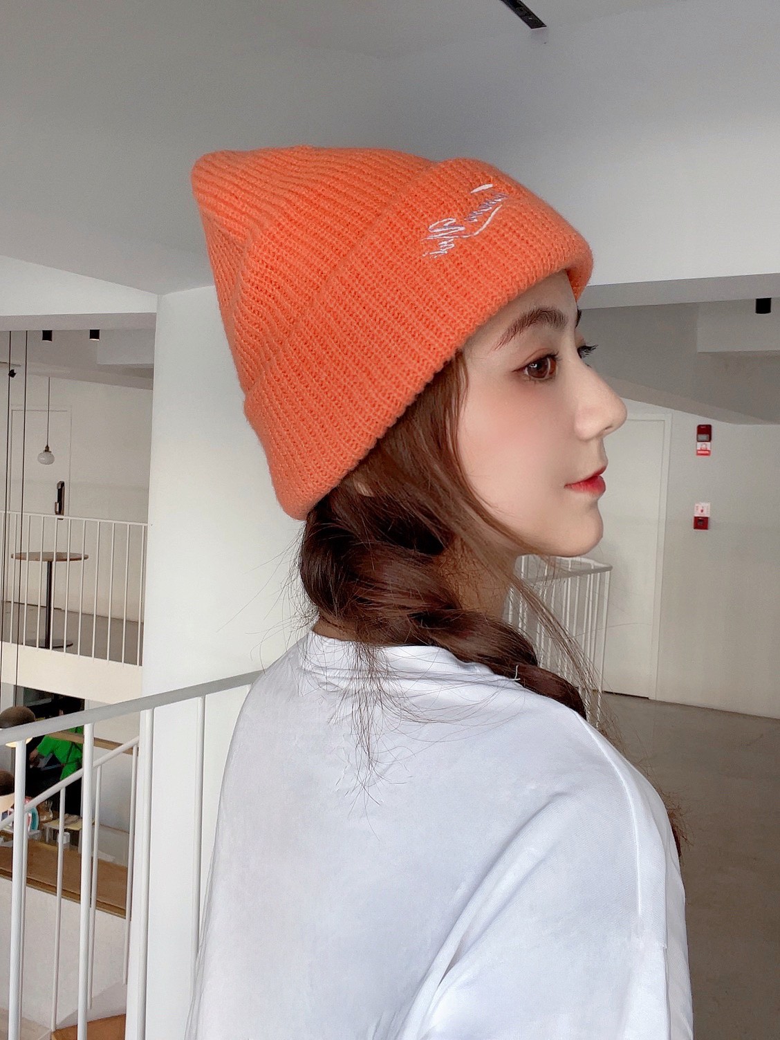 This two-piece set of trendy hat and scarf with a neck is fashionable, warm, elegant and versatile. The knitted woolen hat is a must-have for winter trends undefined
