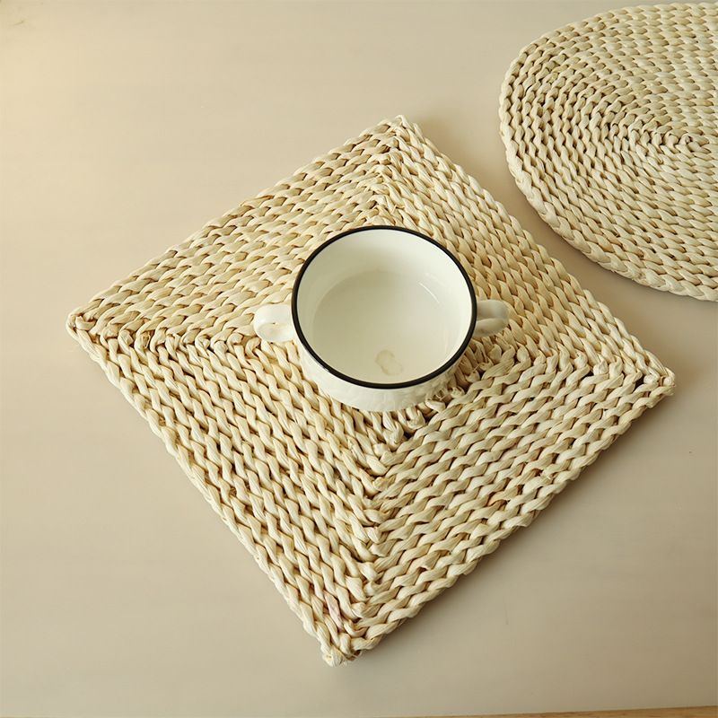 厂家货源玉米皮材质杯垫锅垫餐垫隔热垫花型餐垫白底实物图