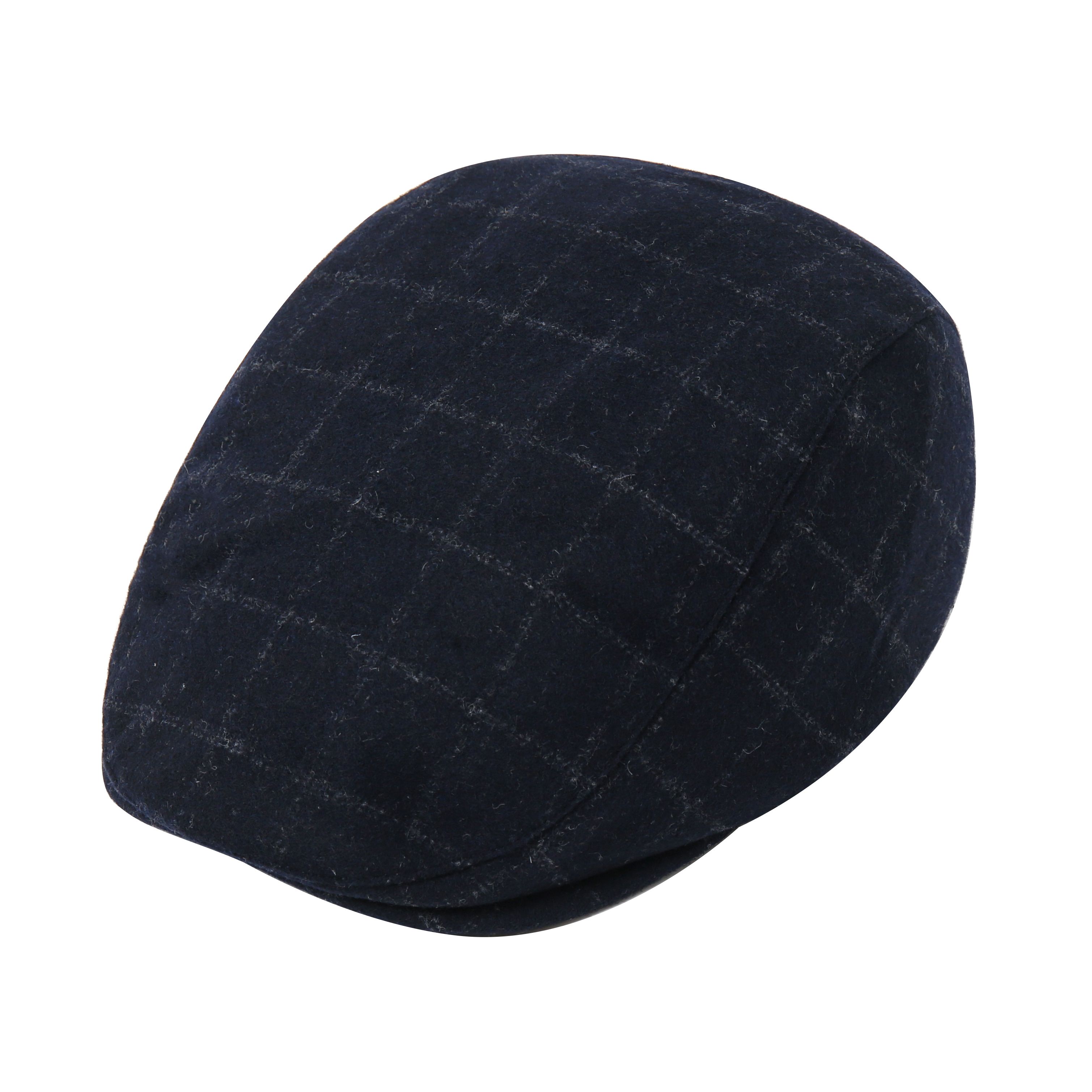 Two-piece set of hooded gloves for women, woolen beret, retro Japanese and British style, versatile newsboy cap Application Scenario