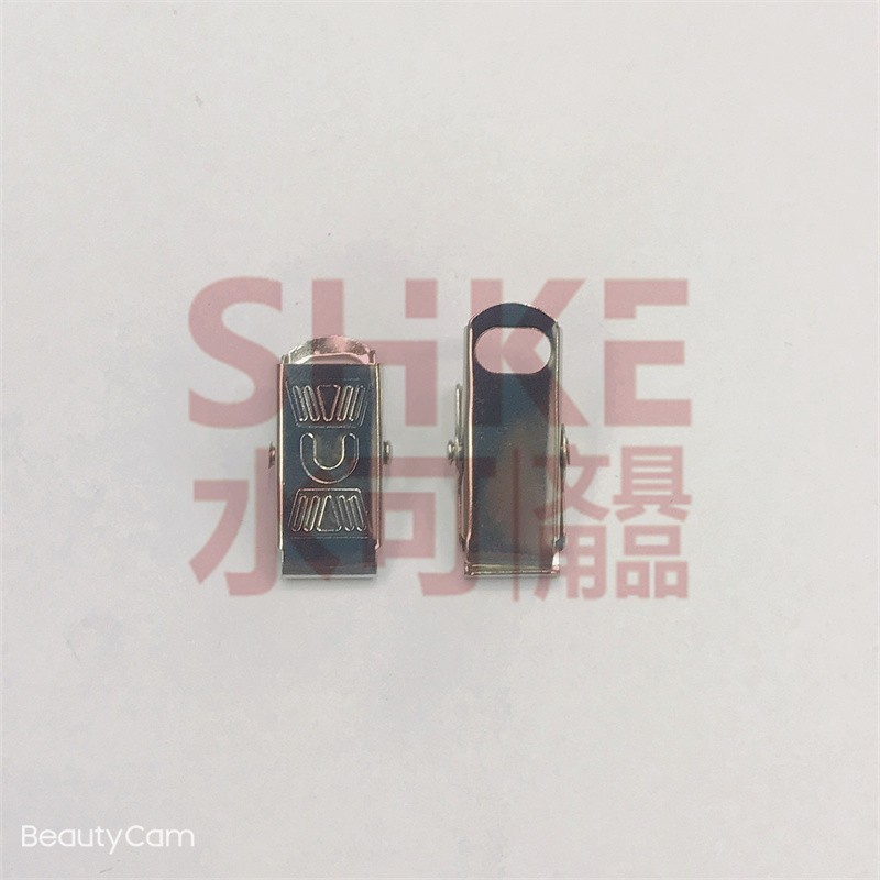 厂家直销大号广州高品质方孔英文夹 金属胸卡夹 证件卡套夹 高质量双孔夹详情图3