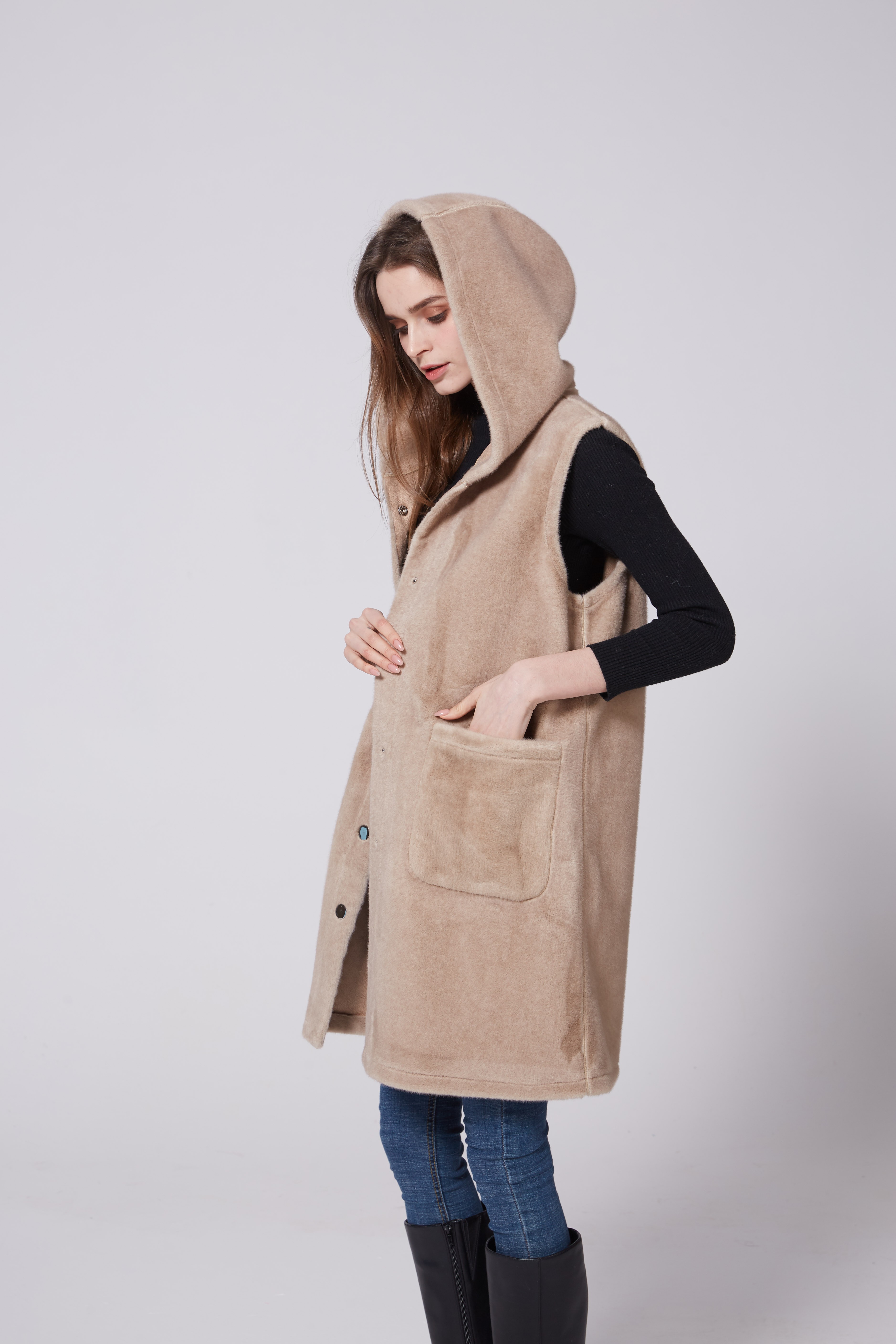 In 2021, trendy and fashionable casual women's wear: double-sided faux mink velvet long vests detail image 3