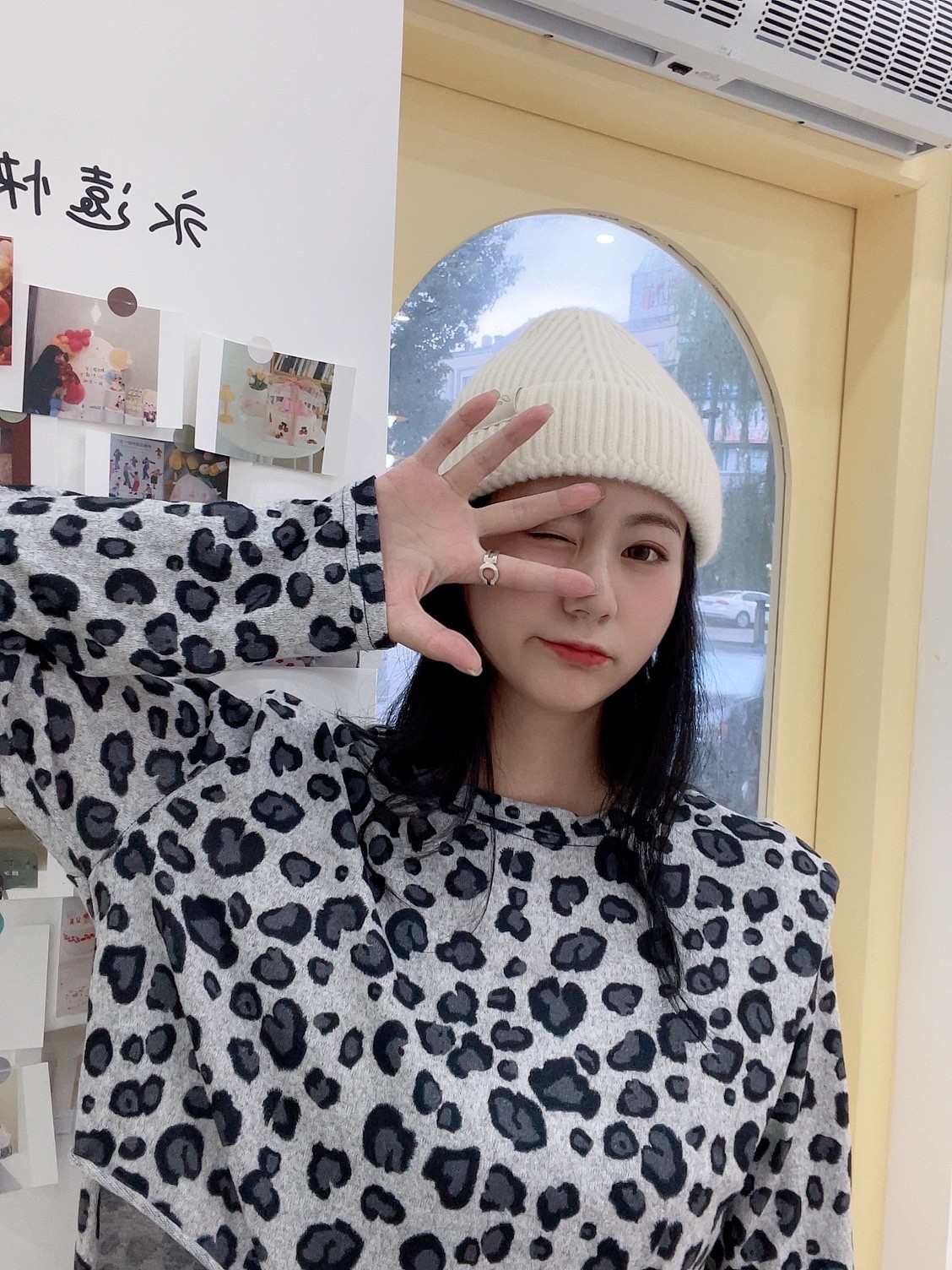 Autumn and winter Klein Blue knitted checkered hat and scarf 2-piece set, Japanese, European and Korean style warm and fashionable candy color versatile set Item Picture