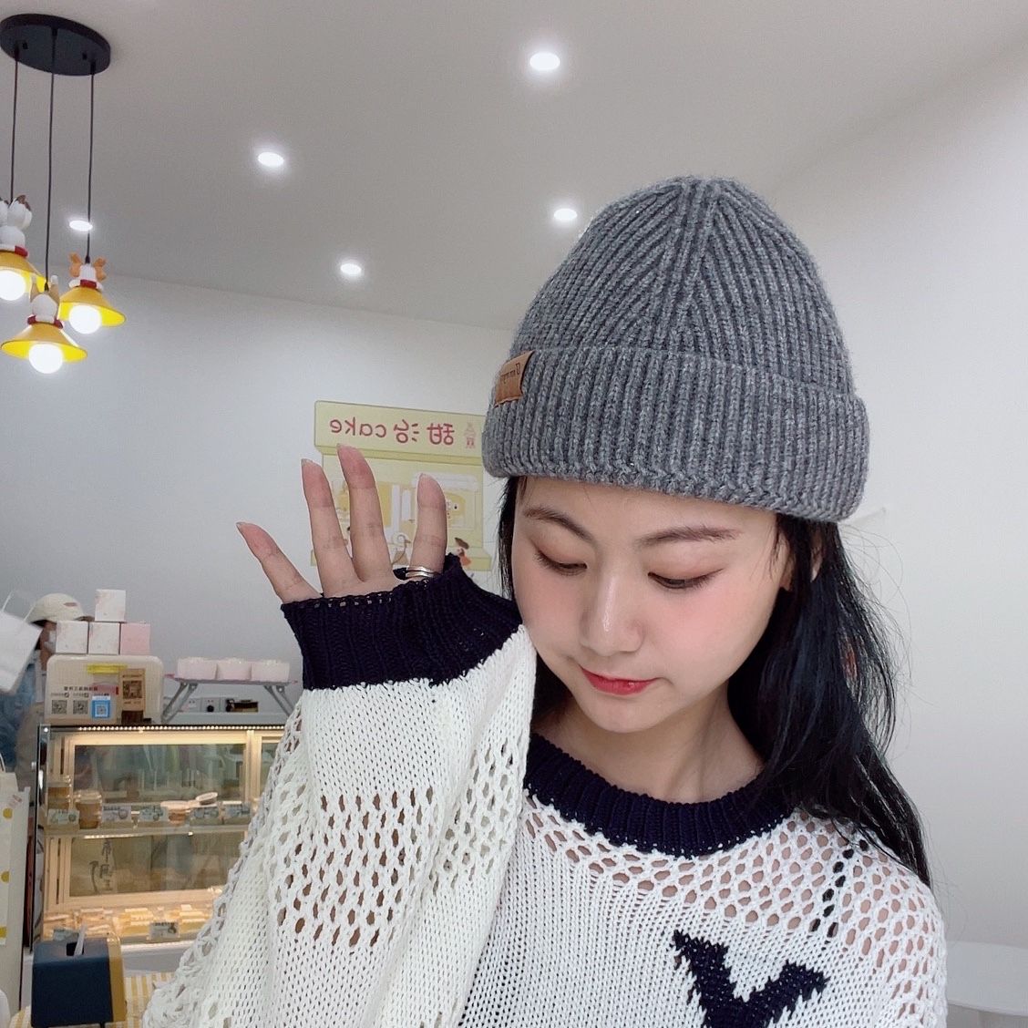 Autumn and winter Klein Blue knitted checkered hat and scarf 2-piece set, Japanese, European and Korean style warm and fashionable candy color versatile set Specification drawing