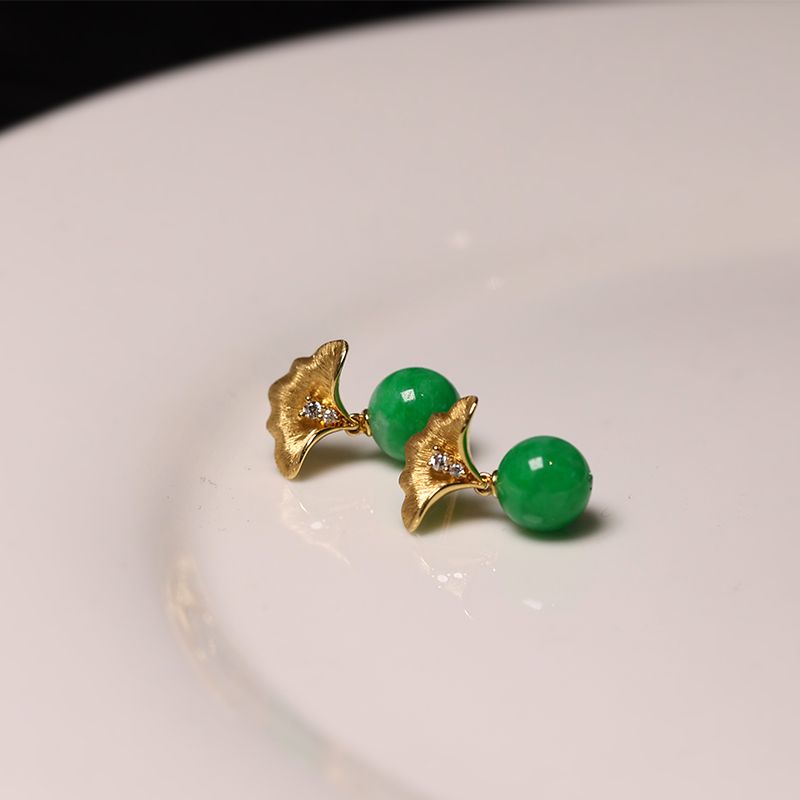 New Baoli D District third floor Seventh Street 8148 store jade Ginkgo earrings New Baoli 032