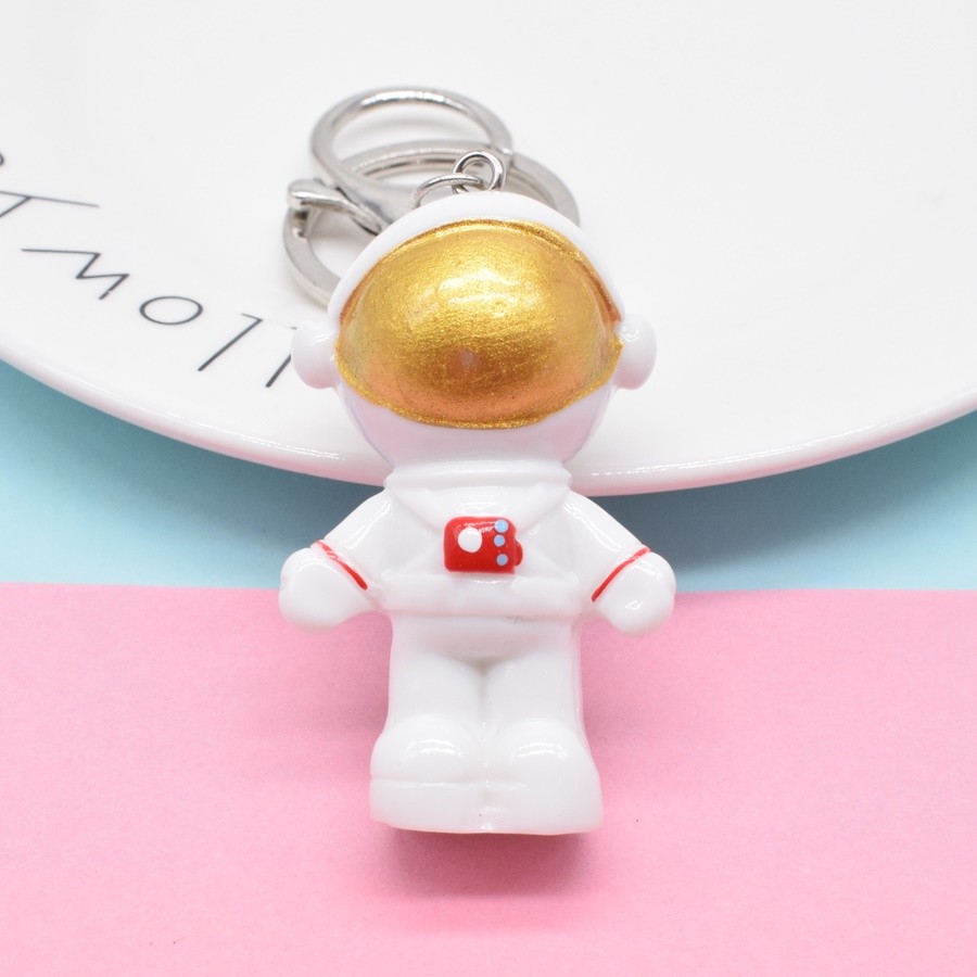 Resin Astronaut Key Chain Pendant Gift Wholesale Item Picture