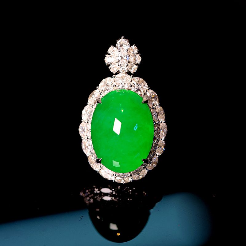 新宝丽D区三楼七街8148店翡翠大鸽子蛋吊坠新宝丽050